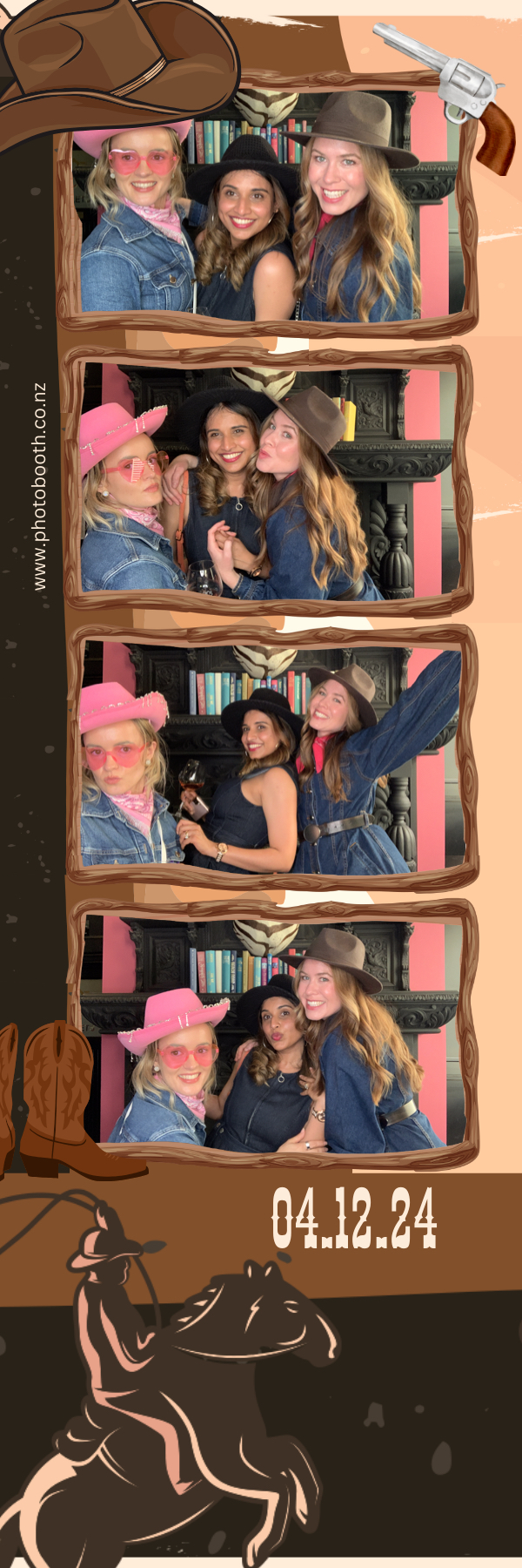 PHD Media Christmas Party | View more photos from the event at gallery.photobooth.co.nz/u/SelfieCentral/PHD-Media-Christmas-Party