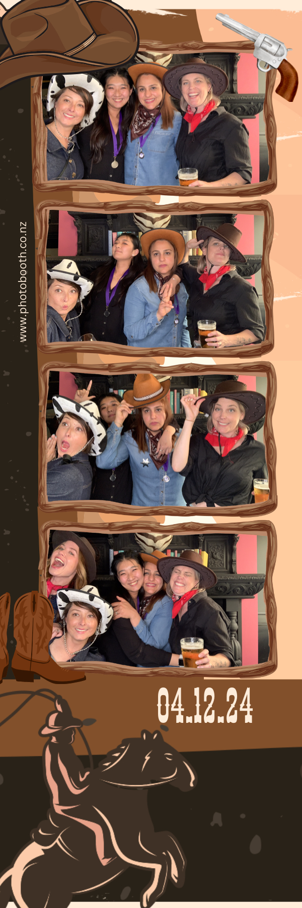 PHD Media Christmas Party | View more photos from the event at gallery.photobooth.co.nz/u/SelfieCentral/PHD-Media-Christmas-Party