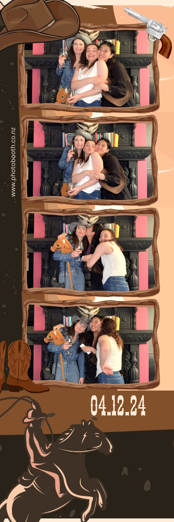 PHD Media Christmas Party | View more photos from the event at gallery.photobooth.co.nz/u/SelfieCentral/PHD-Media-Christmas-Party