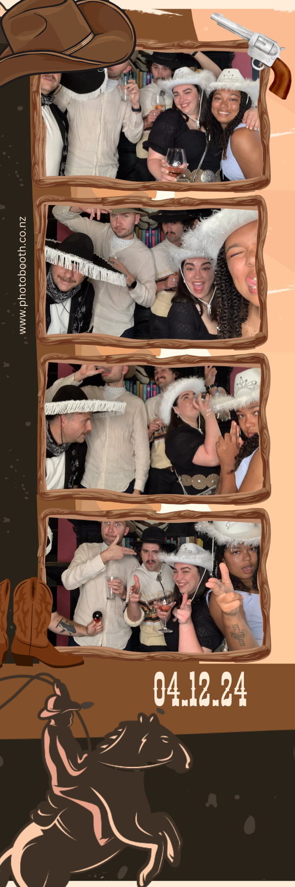 PHD Media Christmas Party | View more photos from the event at gallery.photobooth.co.nz/u/SelfieCentral/PHD-Media-Christmas-Party