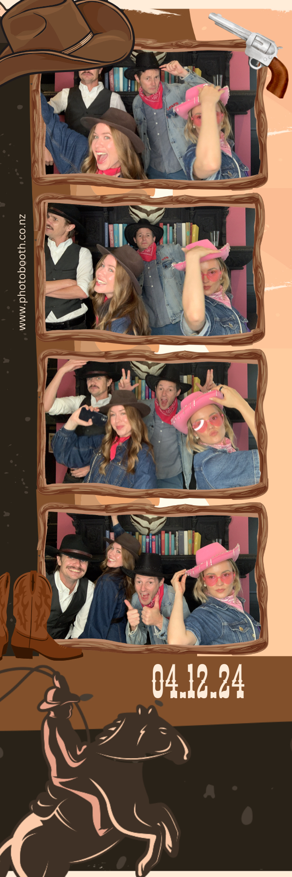 PHD Media Christmas Party | View more photos from the event at gallery.photobooth.co.nz/u/SelfieCentral/PHD-Media-Christmas-Party