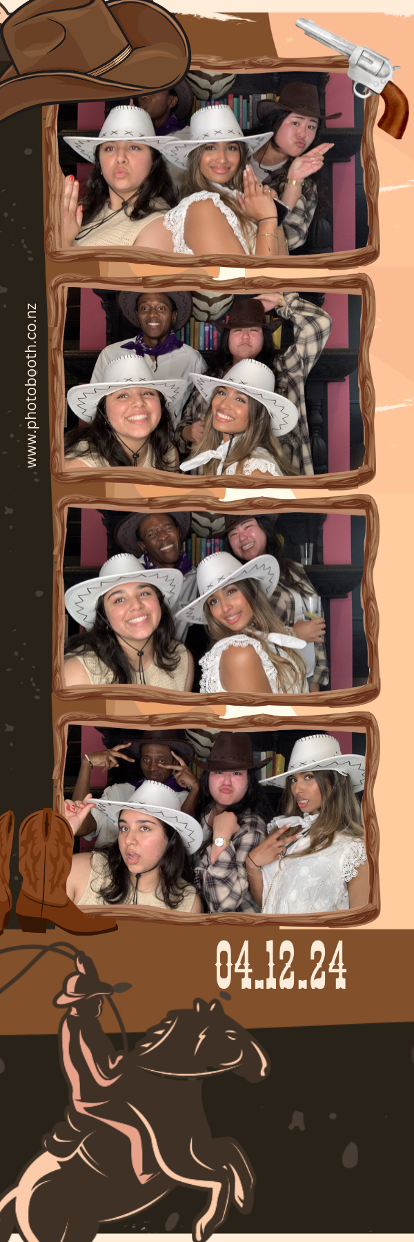 PHD Media Christmas Party | View more photos from the event at gallery.photobooth.co.nz/u/SelfieCentral/PHD-Media-Christmas-Party
