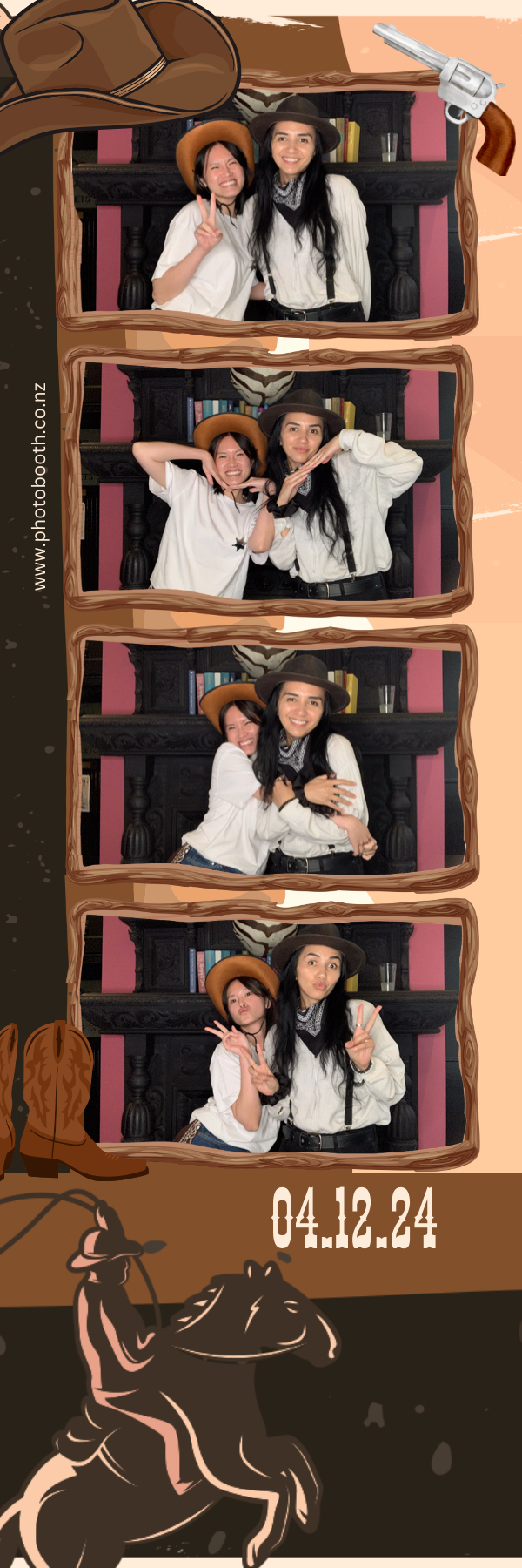 PHD Media Christmas Party | View more photos from the event at gallery.photobooth.co.nz/u/SelfieCentral/PHD-Media-Christmas-Party
