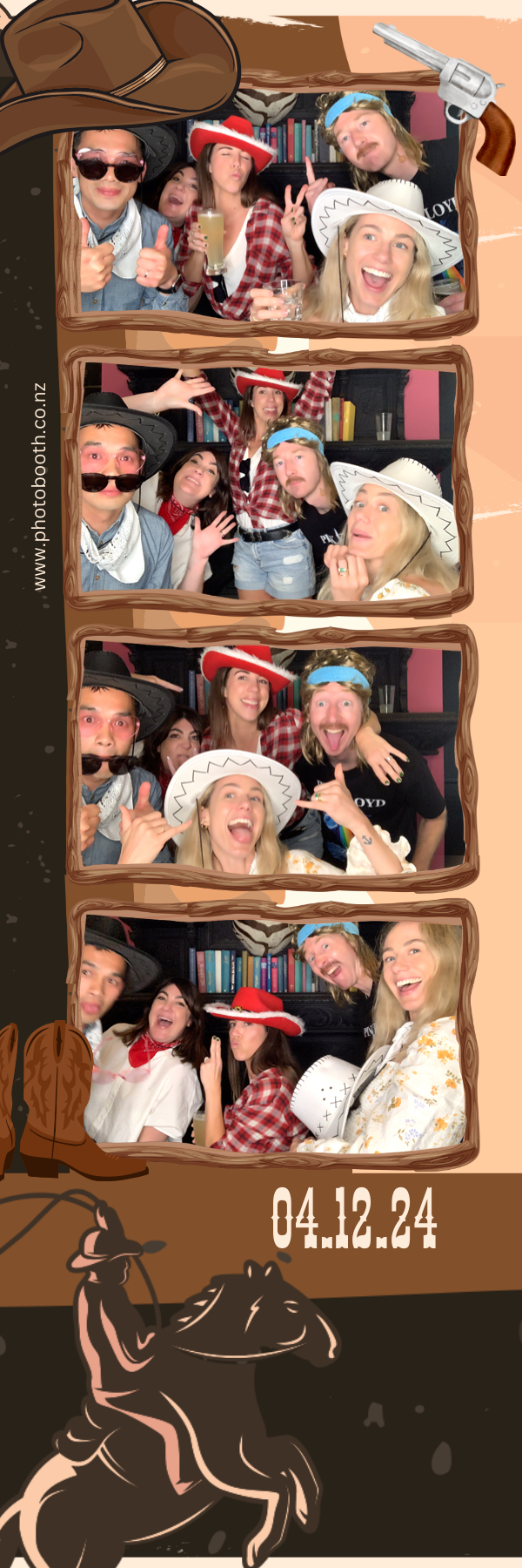 PHD Media Christmas Party | View more photos from the event at gallery.photobooth.co.nz/u/SelfieCentral/PHD-Media-Christmas-Party