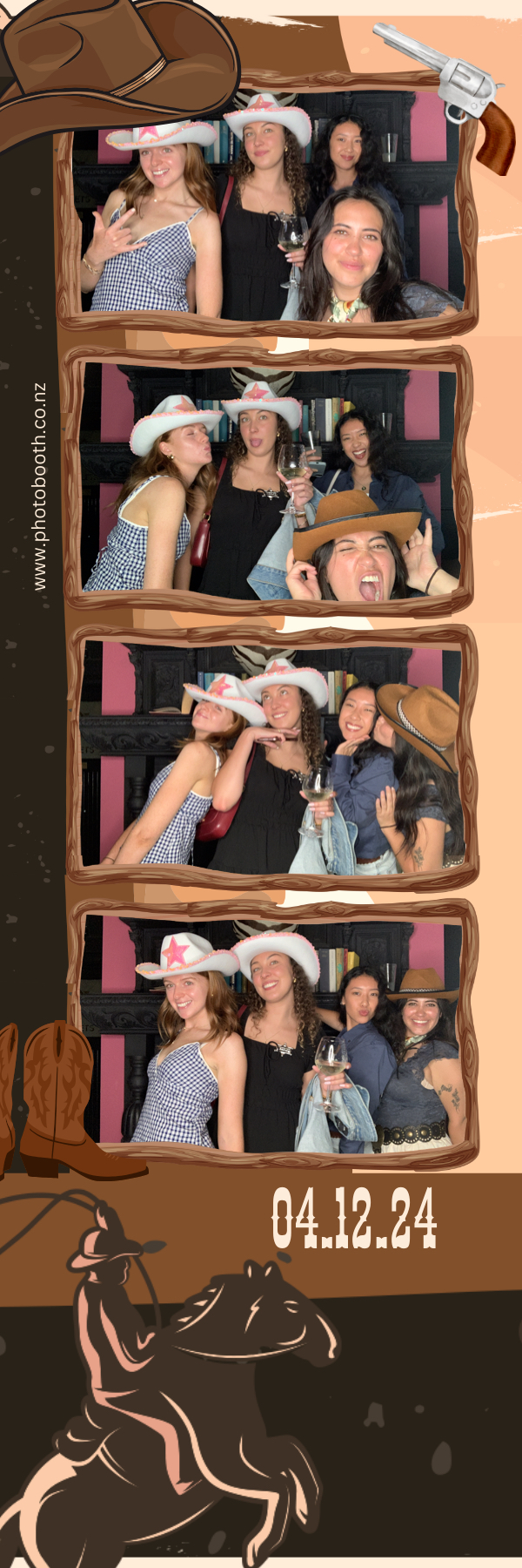 PHD Media Christmas Party | View more photos from the event at gallery.photobooth.co.nz/u/SelfieCentral/PHD-Media-Christmas-Party
