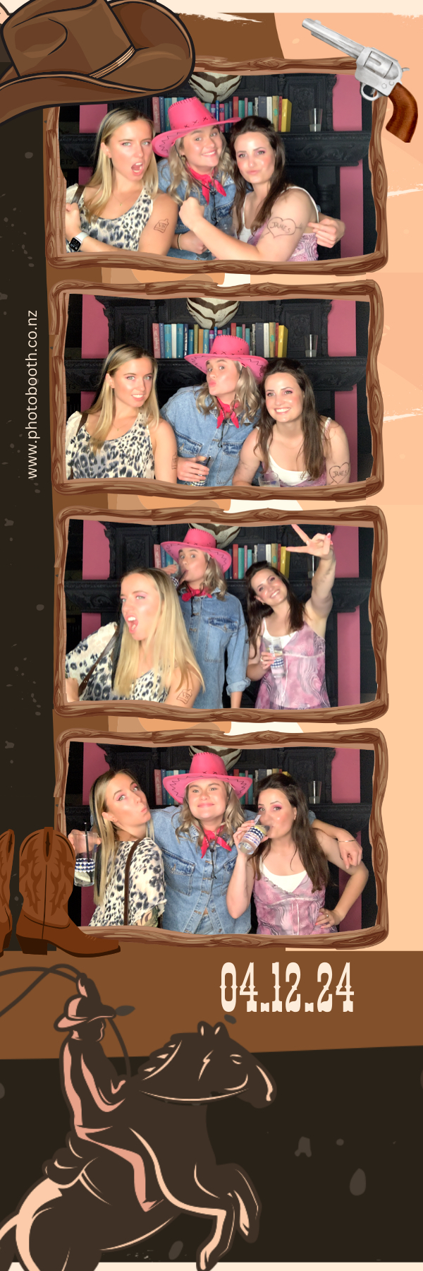 PHD Media Christmas Party | View more photos from the event at gallery.photobooth.co.nz/u/SelfieCentral/PHD-Media-Christmas-Party