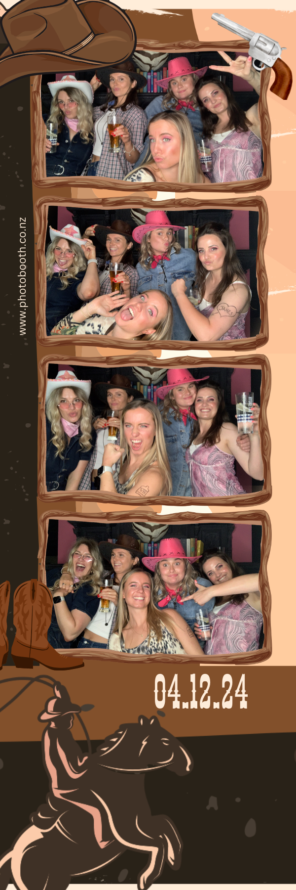 PHD Media Christmas Party | View more photos from the event at gallery.photobooth.co.nz/u/SelfieCentral/PHD-Media-Christmas-Party