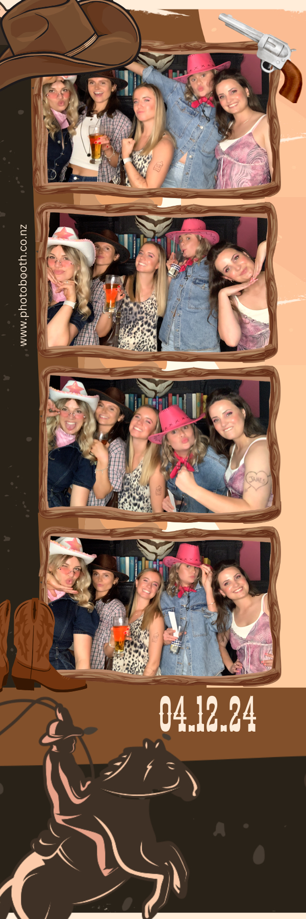 PHD Media Christmas Party | View more photos from the event at gallery.photobooth.co.nz/u/SelfieCentral/PHD-Media-Christmas-Party