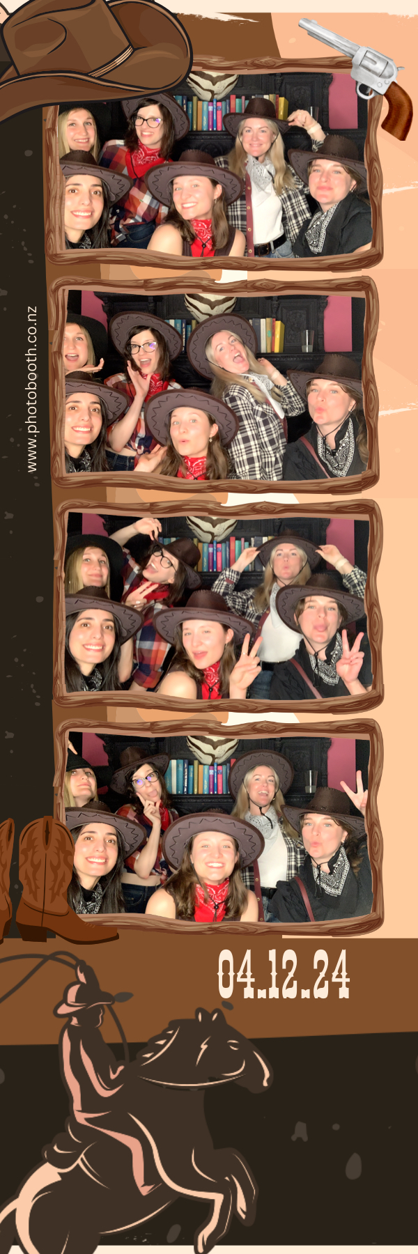PHD Media Christmas Party | View more photos from the event at gallery.photobooth.co.nz/u/SelfieCentral/PHD-Media-Christmas-Party