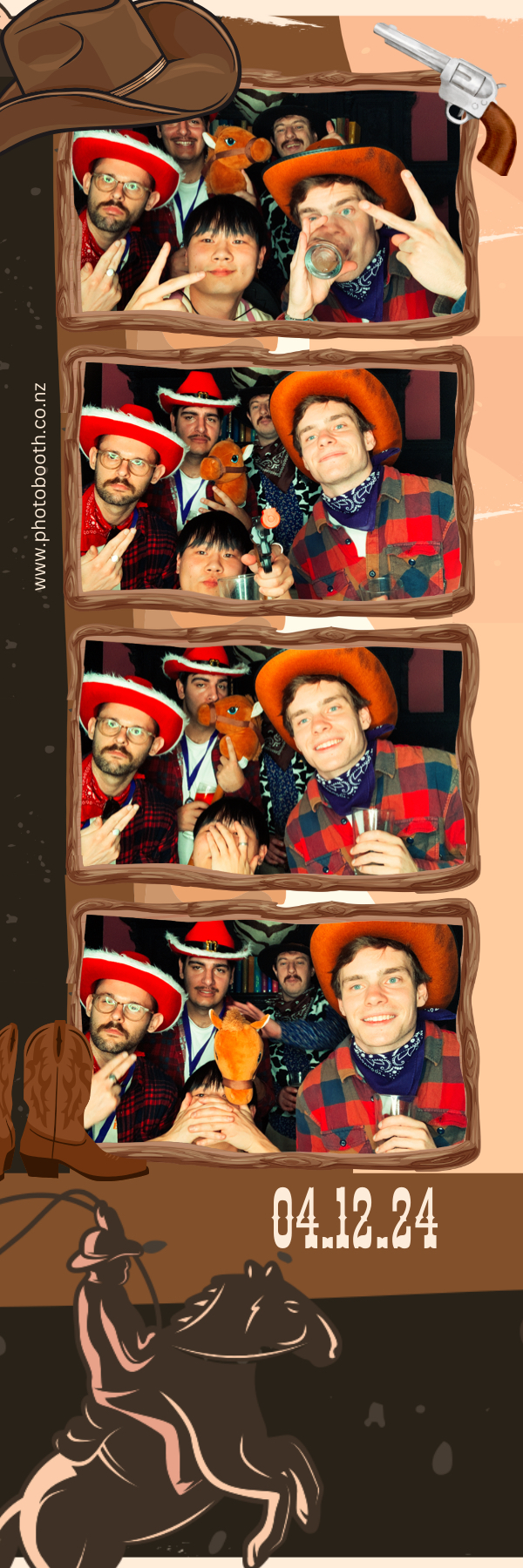 PHD Media Christmas Party | View more photos from the event at gallery.photobooth.co.nz/u/SelfieCentral/PHD-Media-Christmas-Party