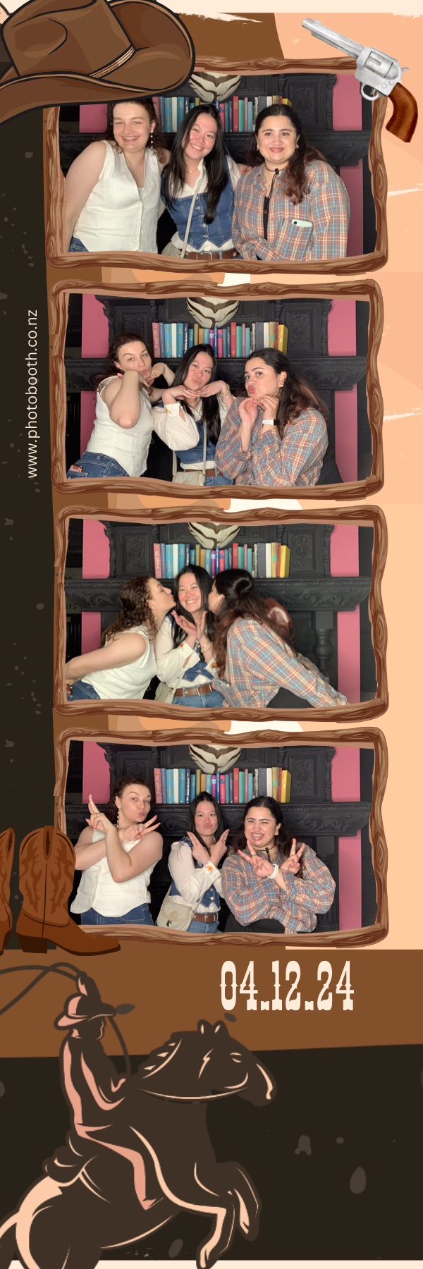 PHD Media Christmas Party | View more photos from the event at gallery.photobooth.co.nz/u/SelfieCentral/PHD-Media-Christmas-Party