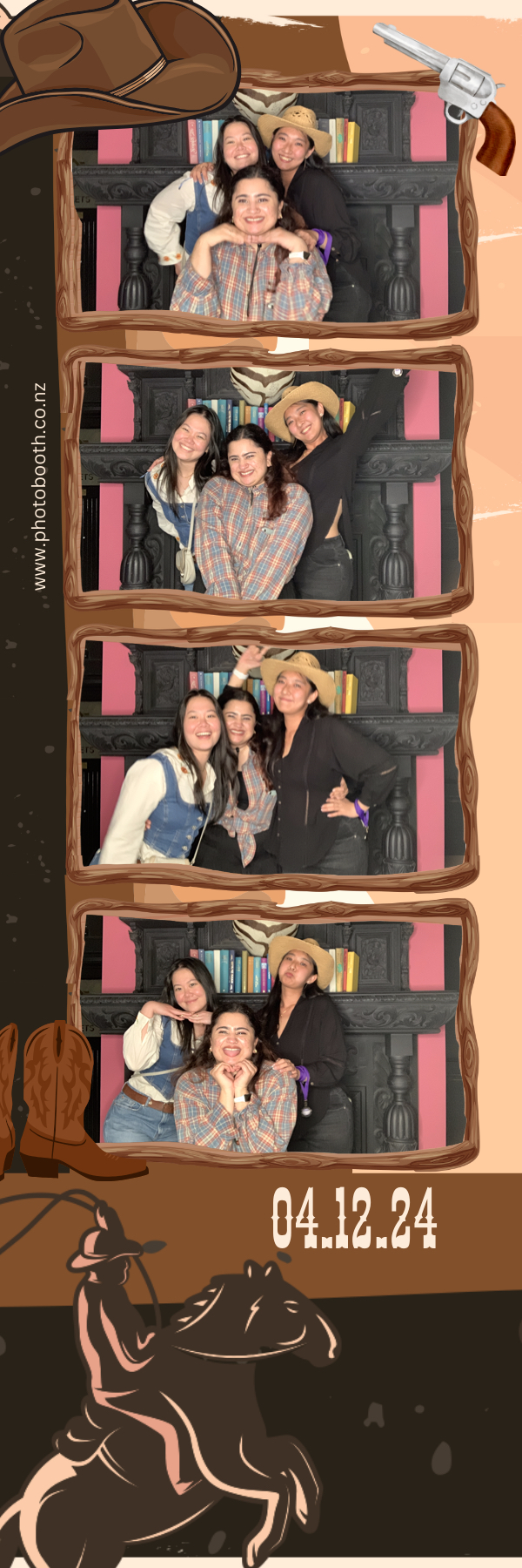PHD Media Christmas Party | View more photos from the event at gallery.photobooth.co.nz/u/SelfieCentral/PHD-Media-Christmas-Party