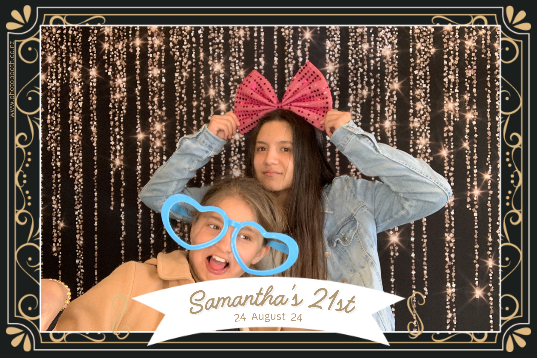 Samantha's 21st | View more photos from the event at gallery.photobooth.co.nz/u/SelfieCentral/Samanthas-21st-0