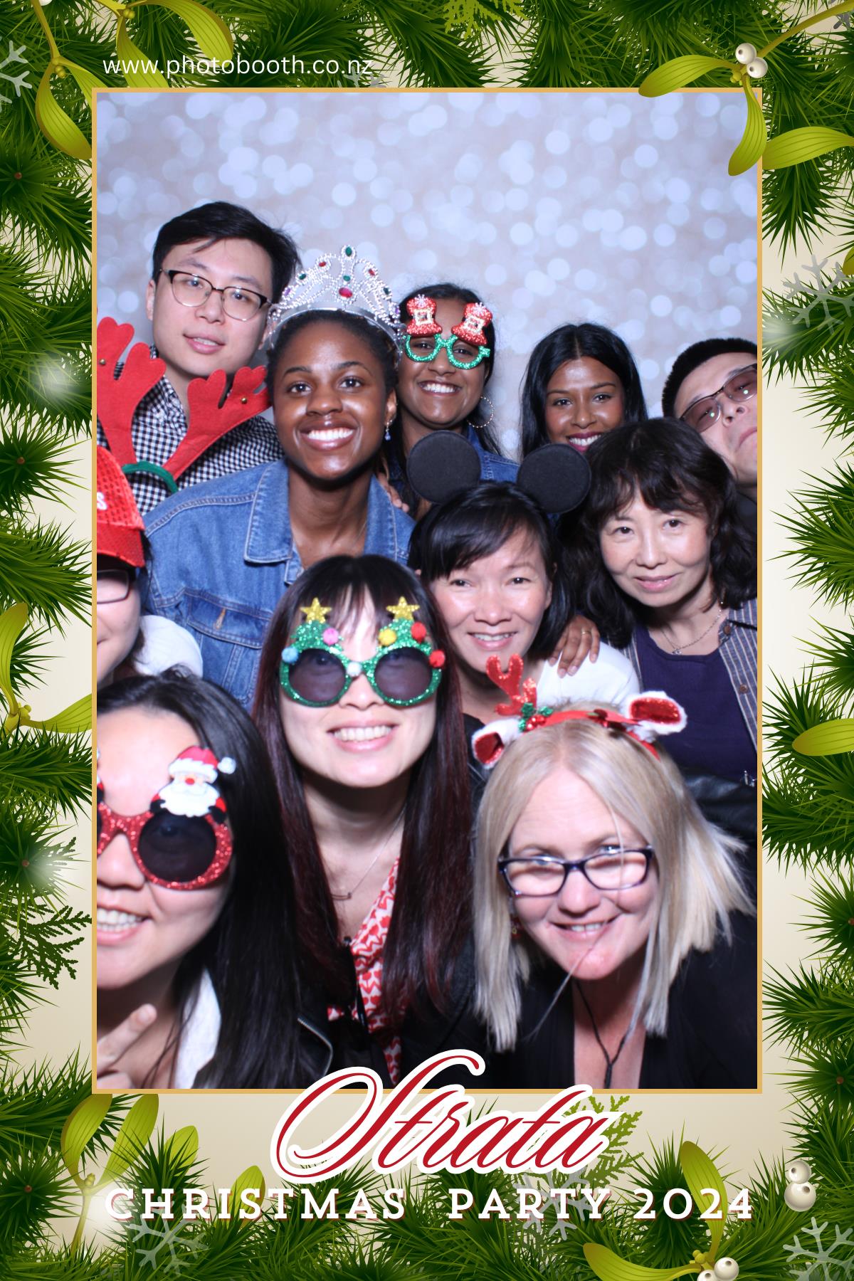 Strata Christmas Party | View more photos from the event at gallery.photobooth.co.nz/u/SelfieCentral/Strata-Christmas-Party