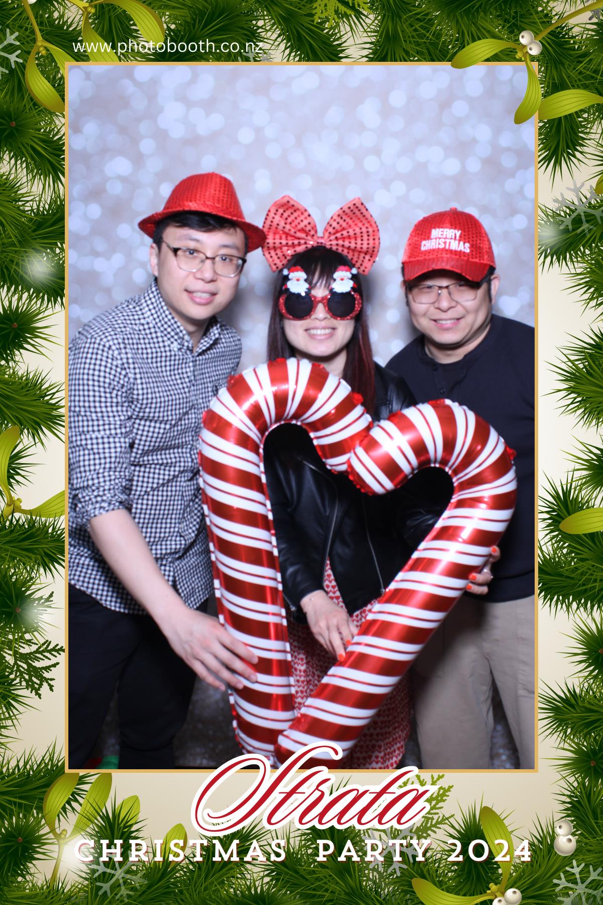 Strata Christmas Party | View more photos from the event at gallery.photobooth.co.nz/u/SelfieCentral/Strata-Christmas-Party