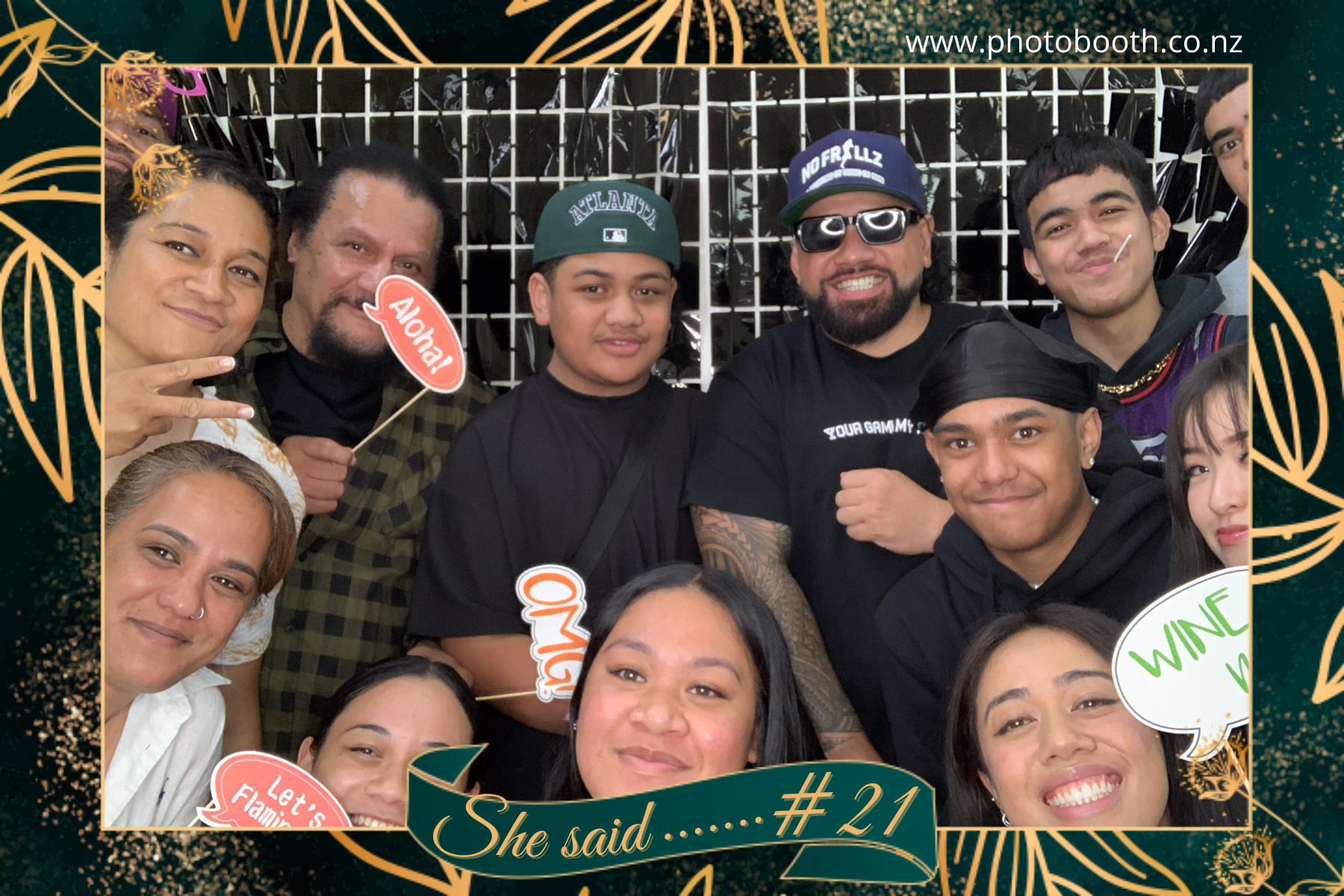 Tara's 21st | View more photos from the event at gallery.photobooth.co.nz/u/SelfieCentral/Taras-21st