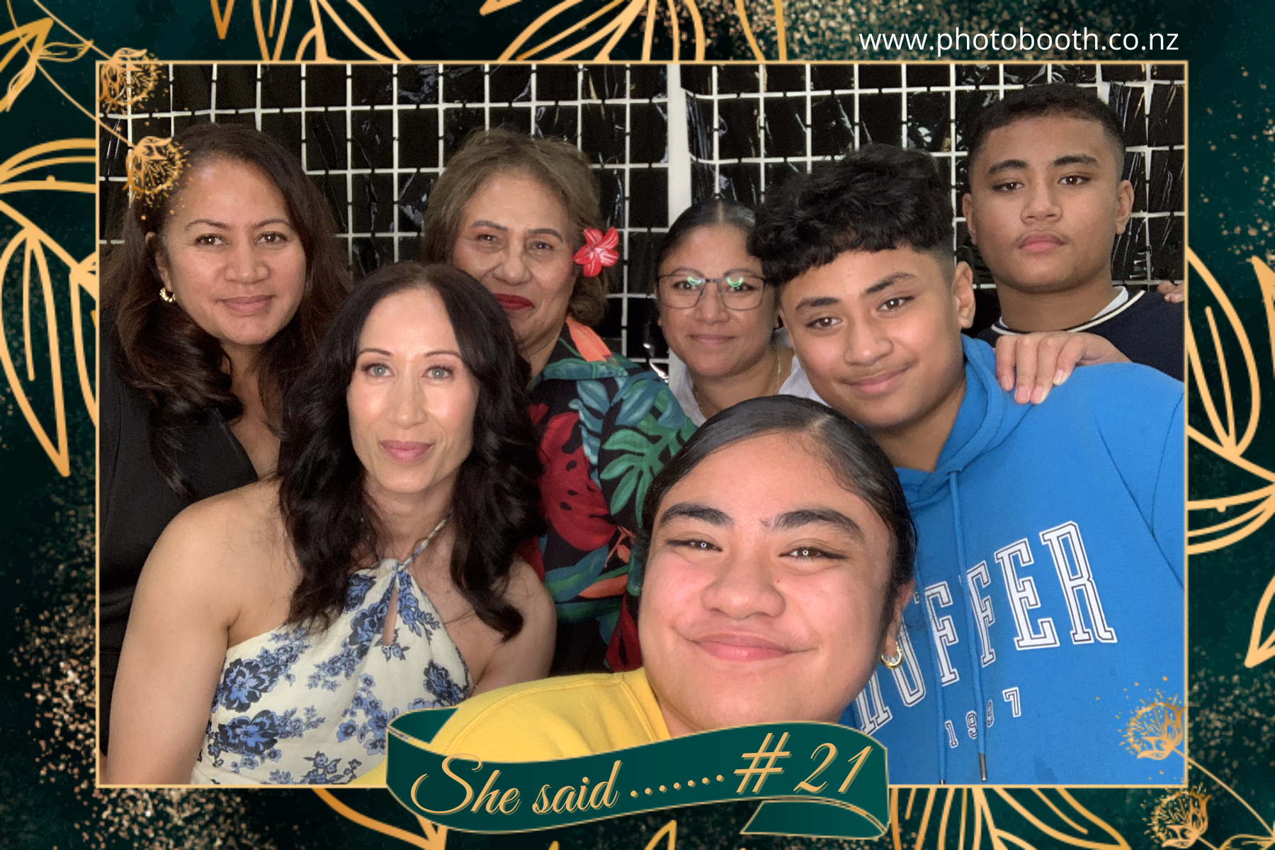 Tara's 21st | View more photos from the event at gallery.photobooth.co.nz/u/SelfieCentral/Taras-21st