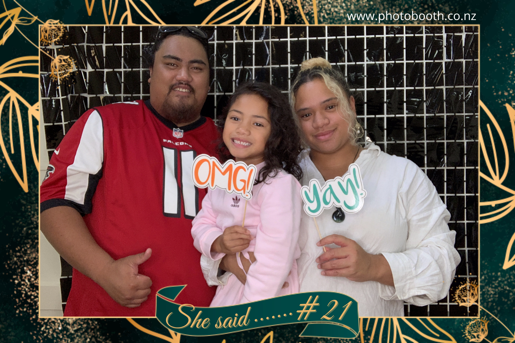 Tara's 21st | View more photos from the event at gallery.photobooth.co.nz/u/SelfieCentral/Taras-21st