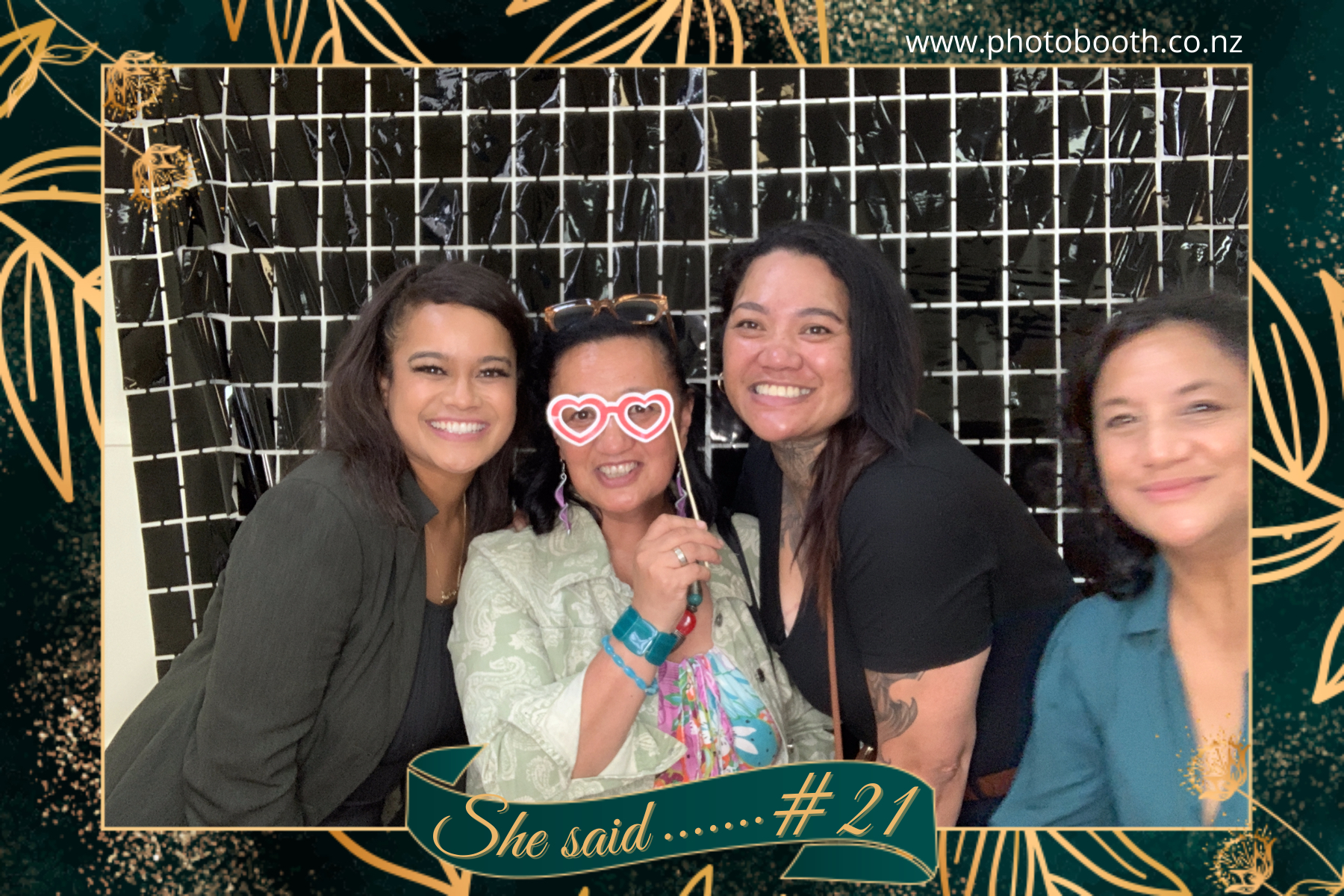 Tara's 21st | View more photos from the event at gallery.photobooth.co.nz/u/SelfieCentral/Taras-21st
