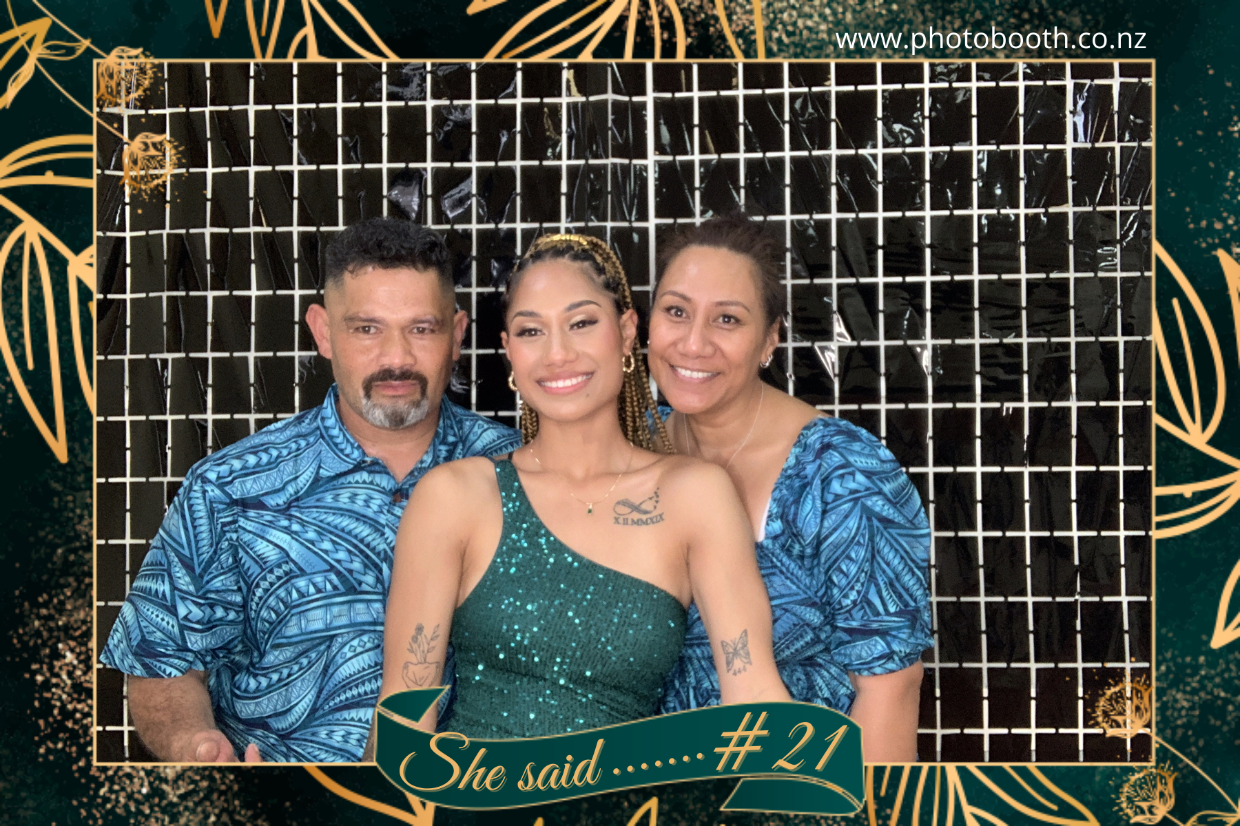 Tara's 21st | View more photos from the event at gallery.photobooth.co.nz/u/SelfieCentral/Taras-21st