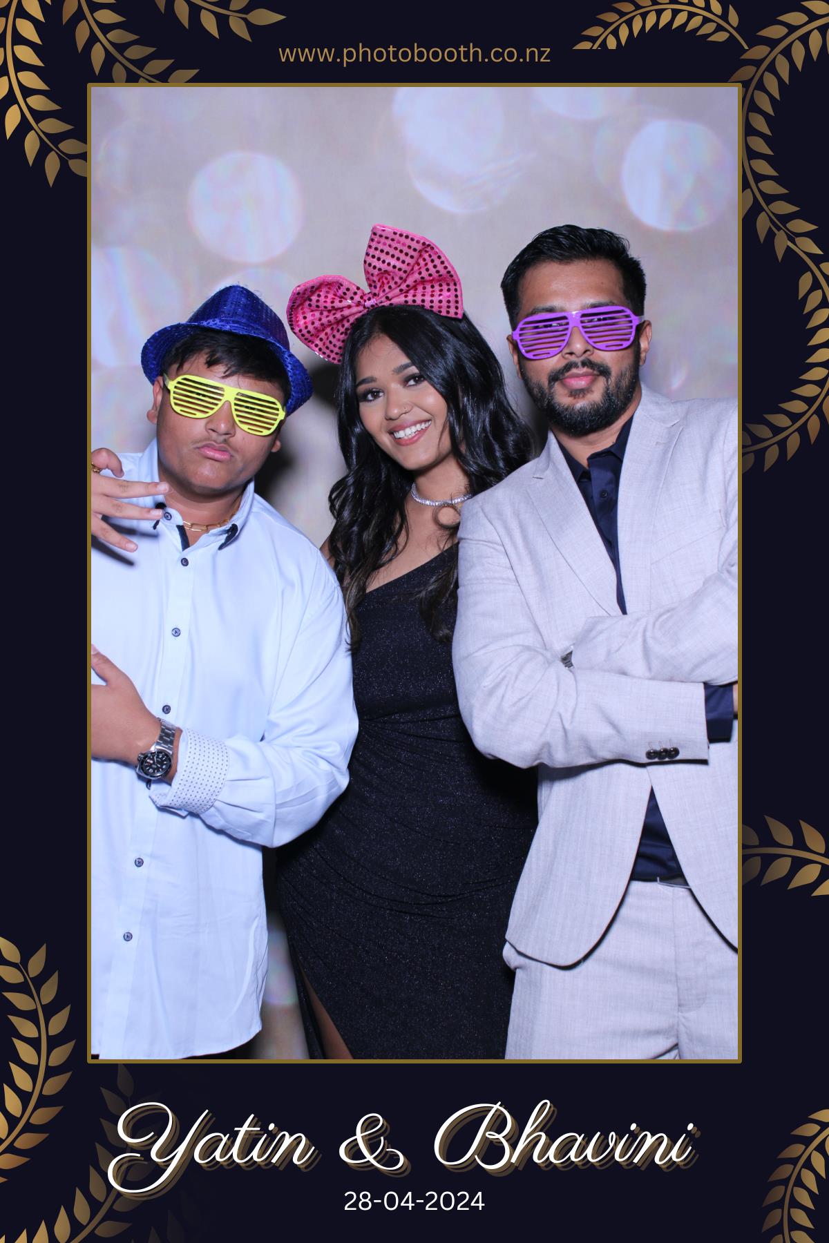 Yatin & Bhavini's Wedding | View more photos from the event at gallery.photobooth.co.nz/u/SelfieCentral/Yatin-Bhavinis-Wedding