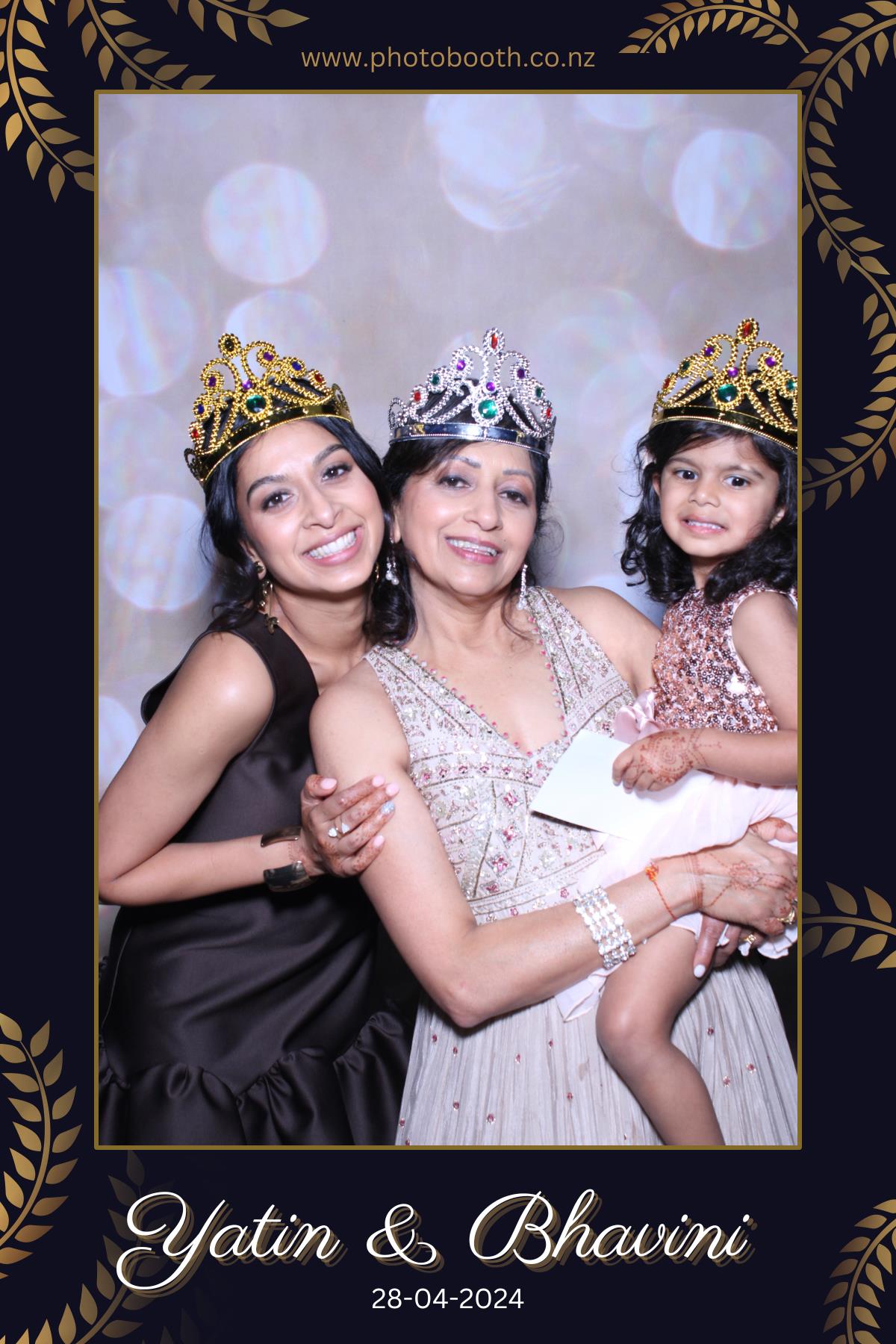 Yatin & Bhavini's Wedding | View more photos from the event at gallery.photobooth.co.nz/u/SelfieCentral/Yatin-Bhavinis-Wedding