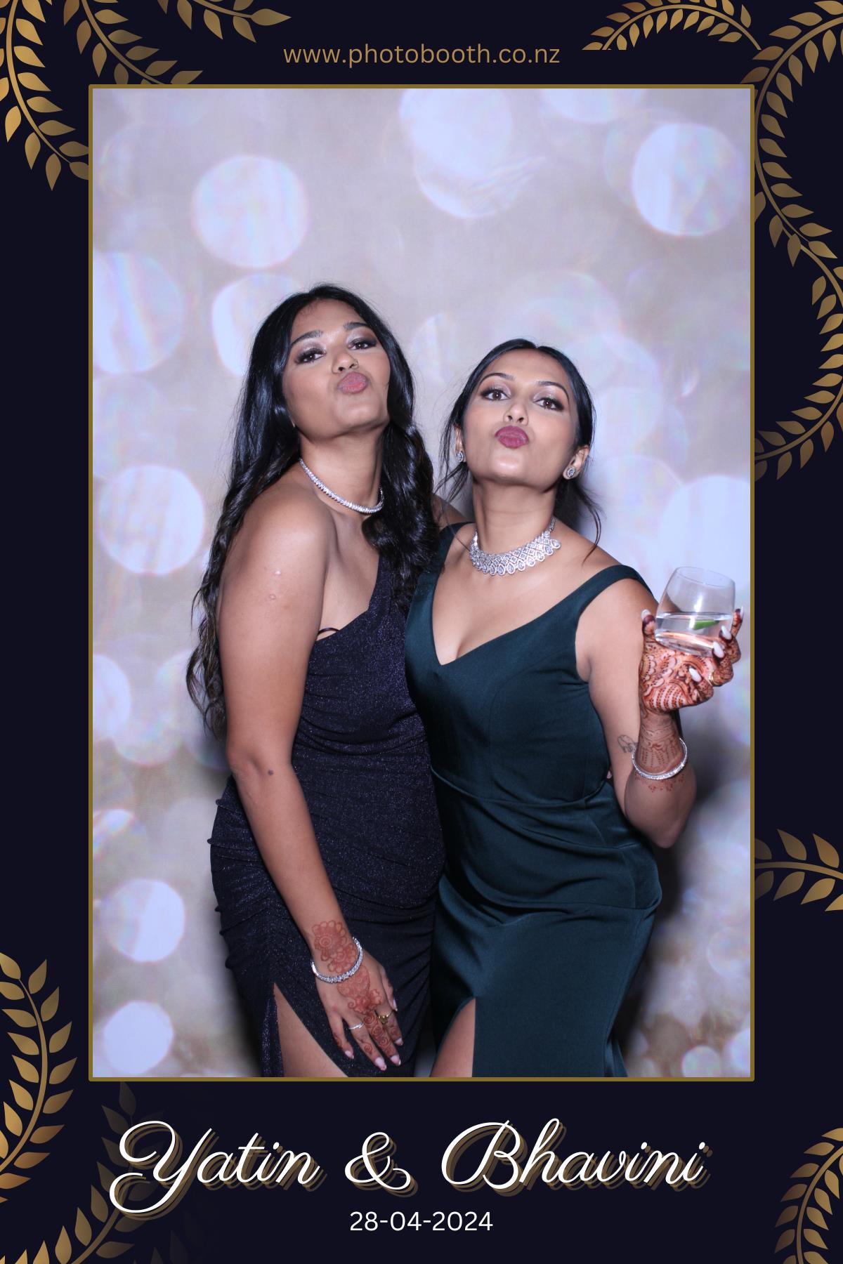 Yatin & Bhavini's Wedding | View more photos from the event at gallery.photobooth.co.nz/u/SelfieCentral/Yatin-Bhavinis-Wedding