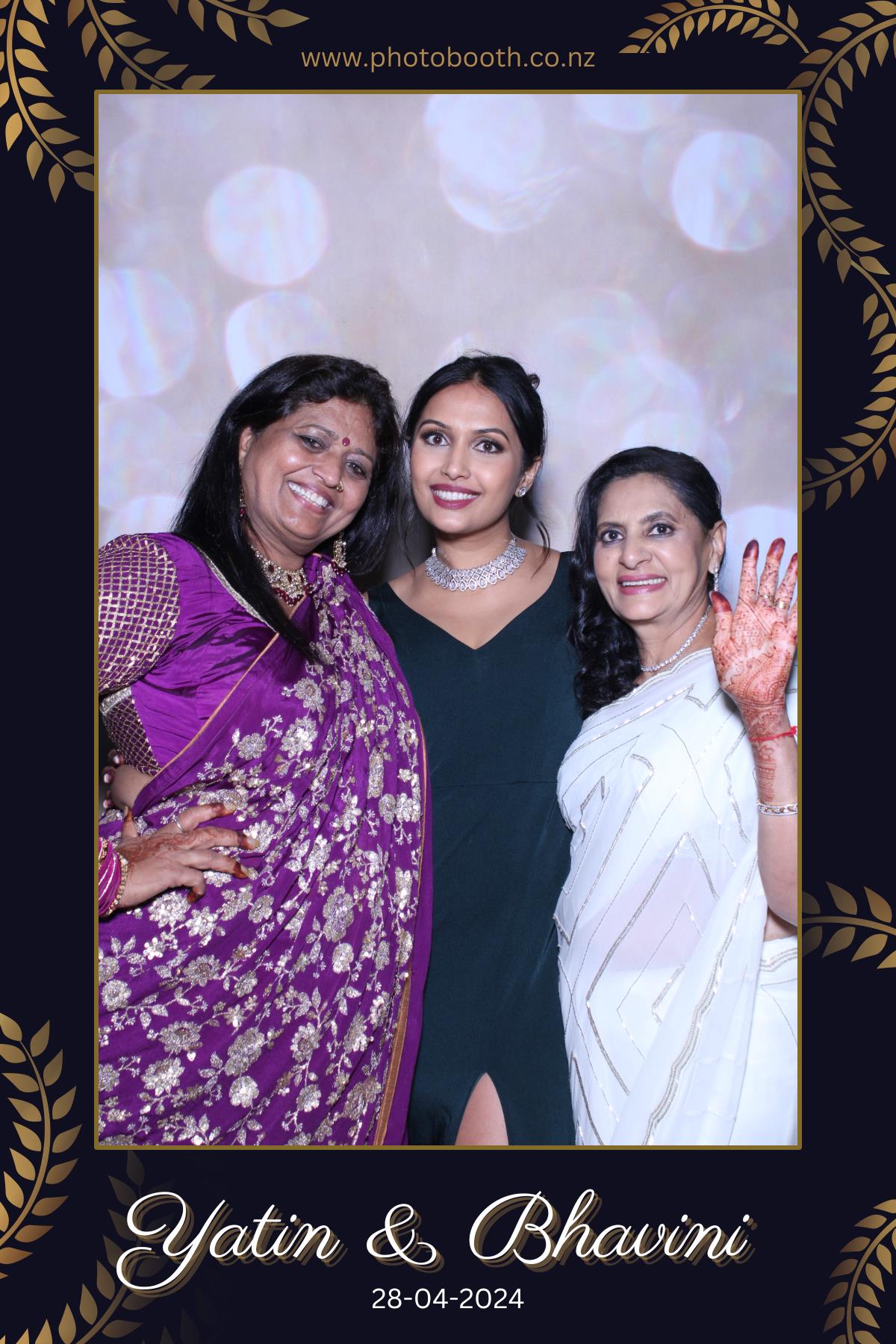 Yatin & Bhavini's Wedding | View more photos from the event at gallery.photobooth.co.nz/u/SelfieCentral/Yatin-Bhavinis-Wedding