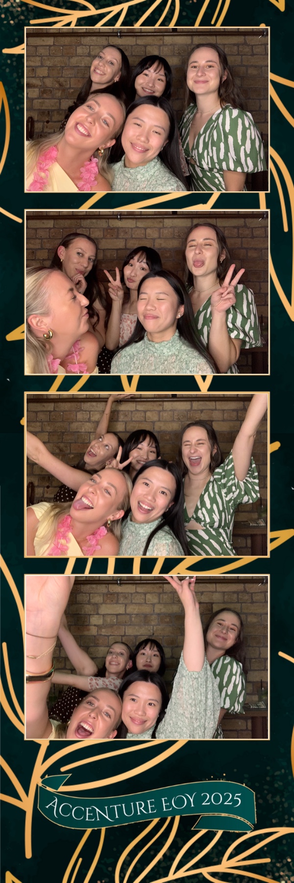 Accenture Christmas Party | View more photos from the event at gallery.photobooth.co.nz/u/SelfieCentral/Accenture-Christmas-Party