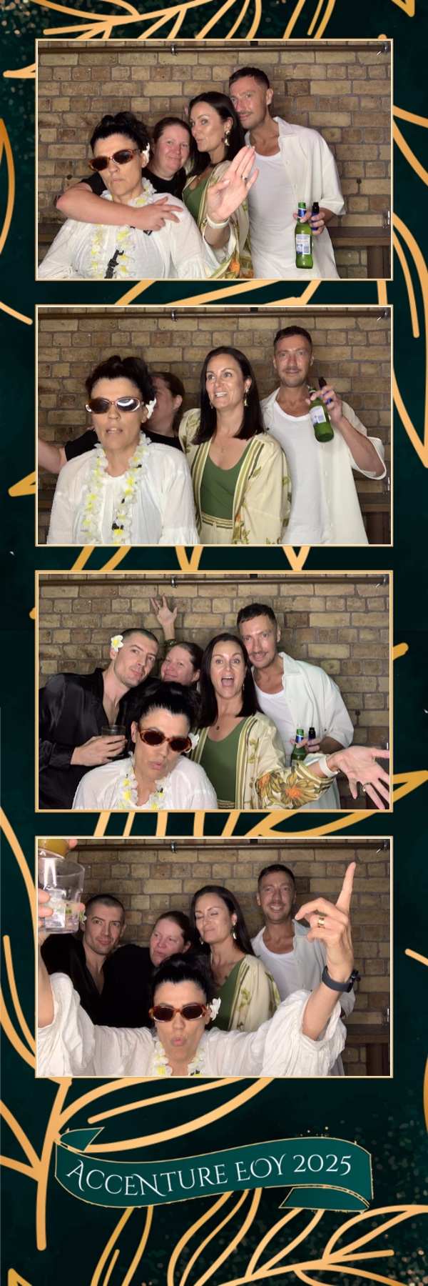 Accenture Christmas Party | View more photos from the event at gallery.photobooth.co.nz/u/SelfieCentral/Accenture-Christmas-Party