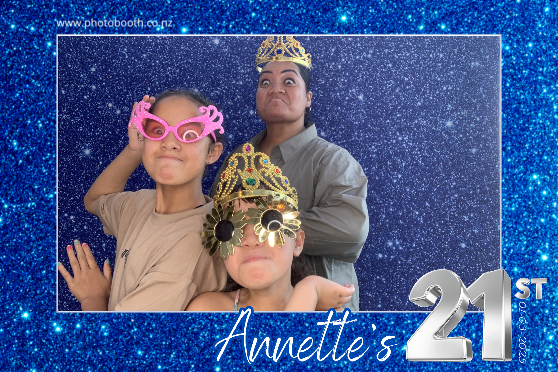 Annette's 21st | View more photos from the event at gallery.photobooth.co.nz/u/SelfieCentral/Annettes-21st