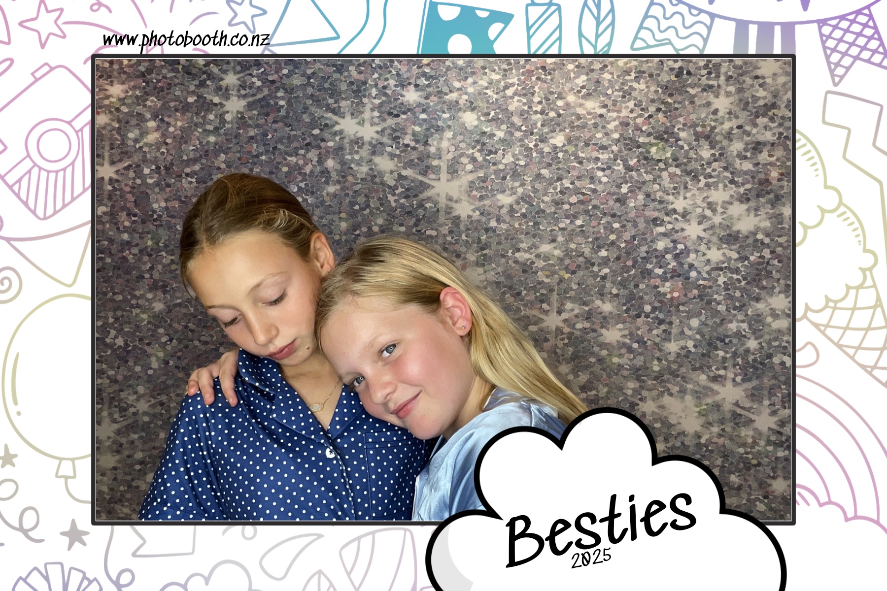 Besties | View more photos from the event at gallery.photobooth.co.nz/u/SelfieCentral/Besties
