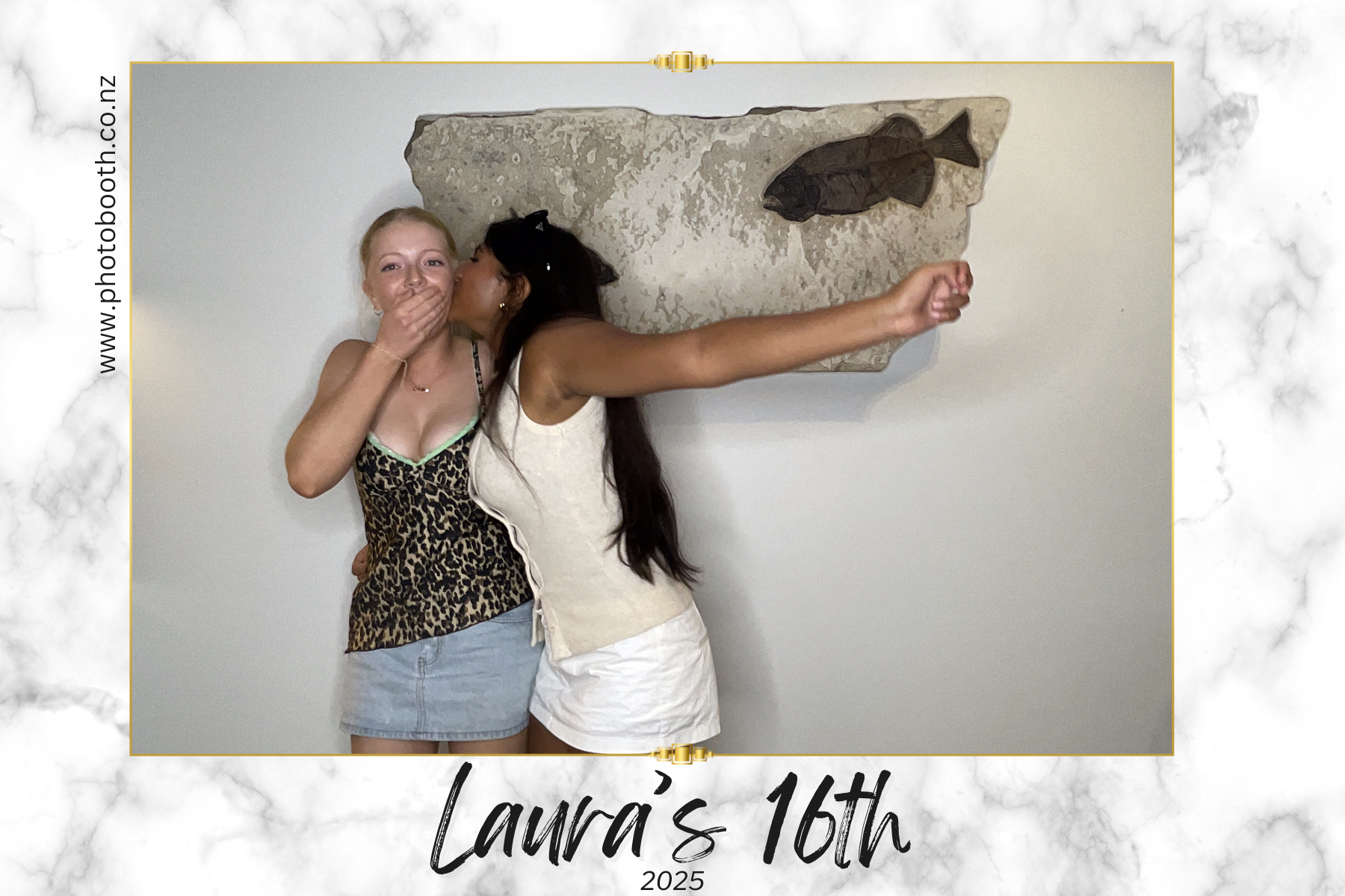 Laura's 16th | View more photos from the event at gallery.photobooth.co.nz/u/SelfieCentral/Lauras-16th