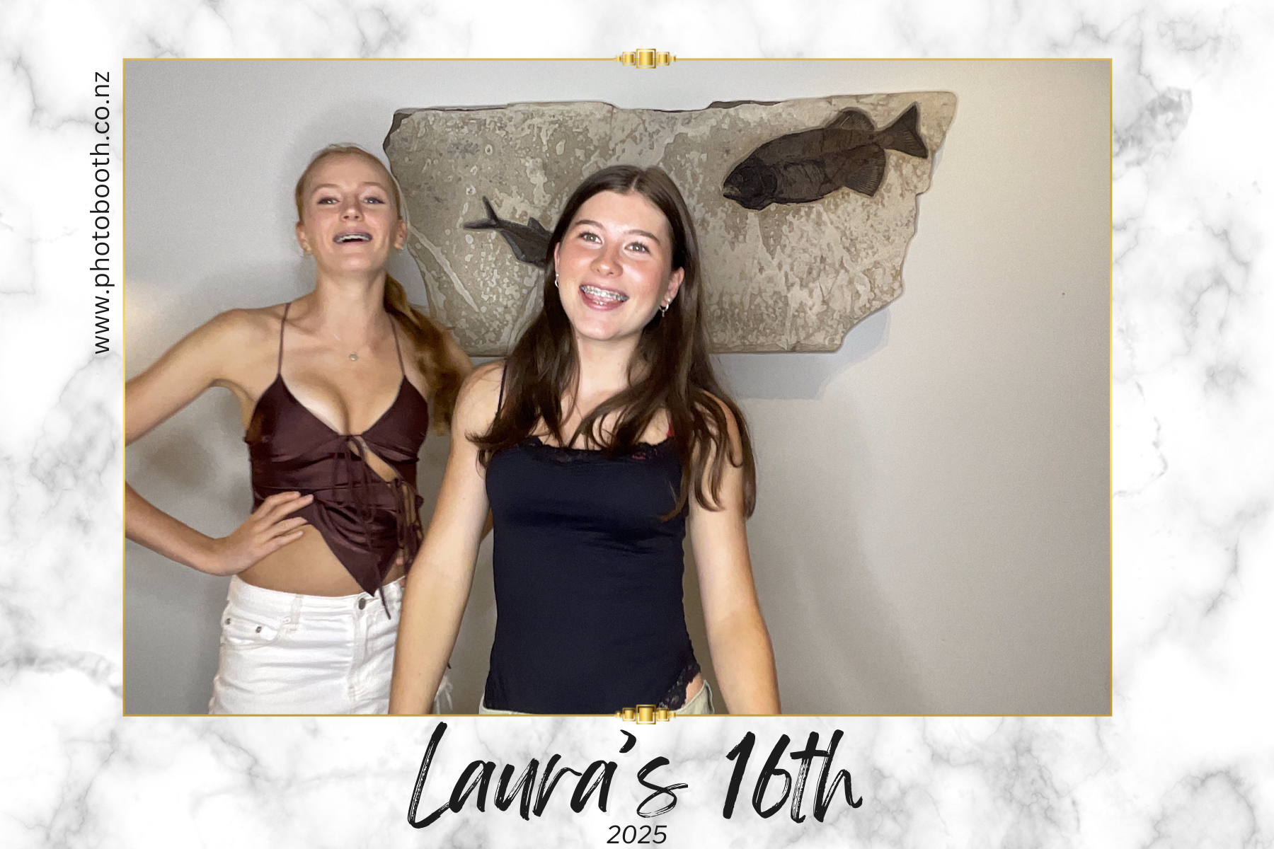 Laura's 16th | View more photos from the event at gallery.photobooth.co.nz/u/SelfieCentral/Lauras-16th