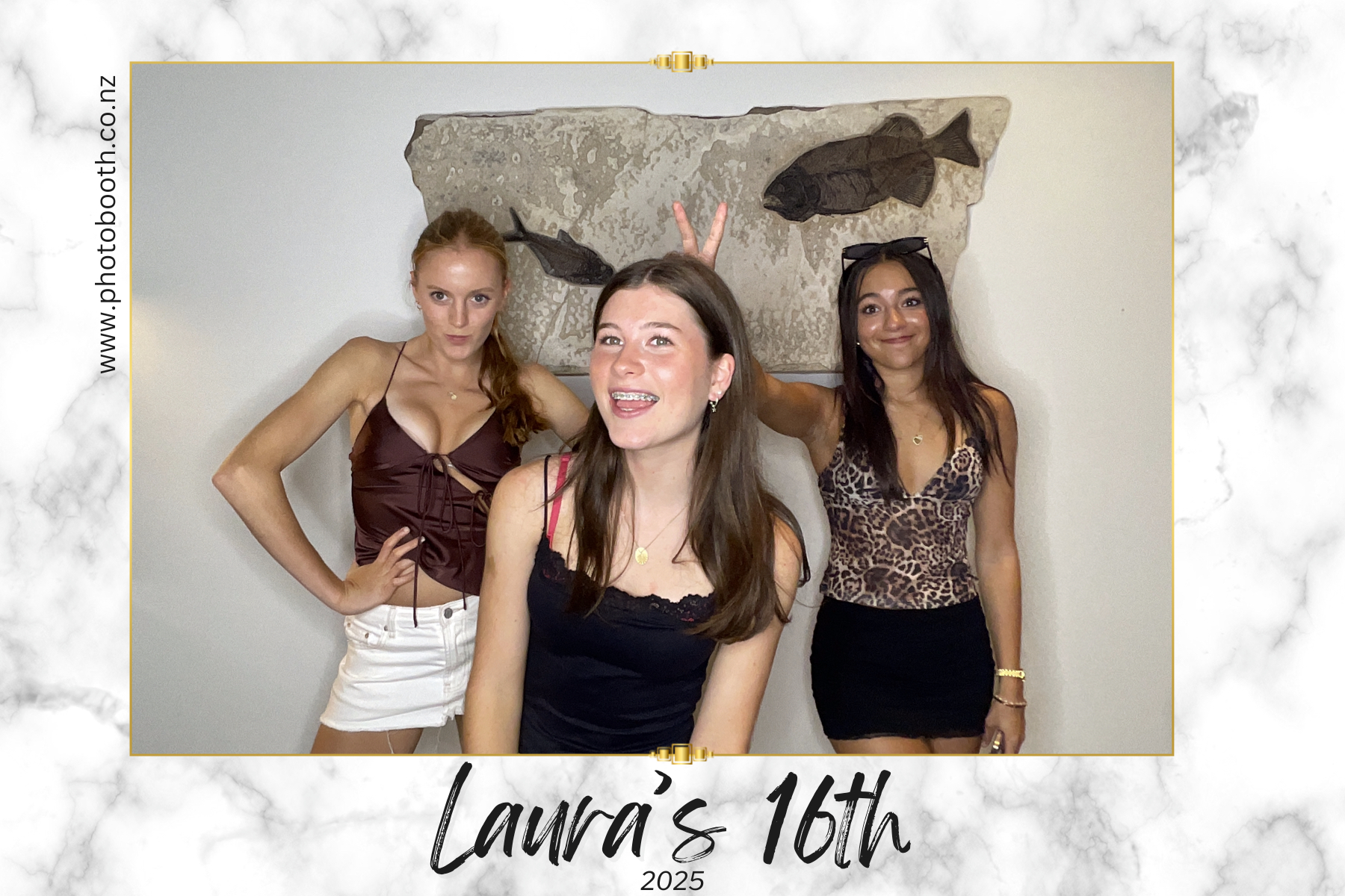 Laura's 16th | View more photos from the event at gallery.photobooth.co.nz/u/SelfieCentral/Lauras-16th