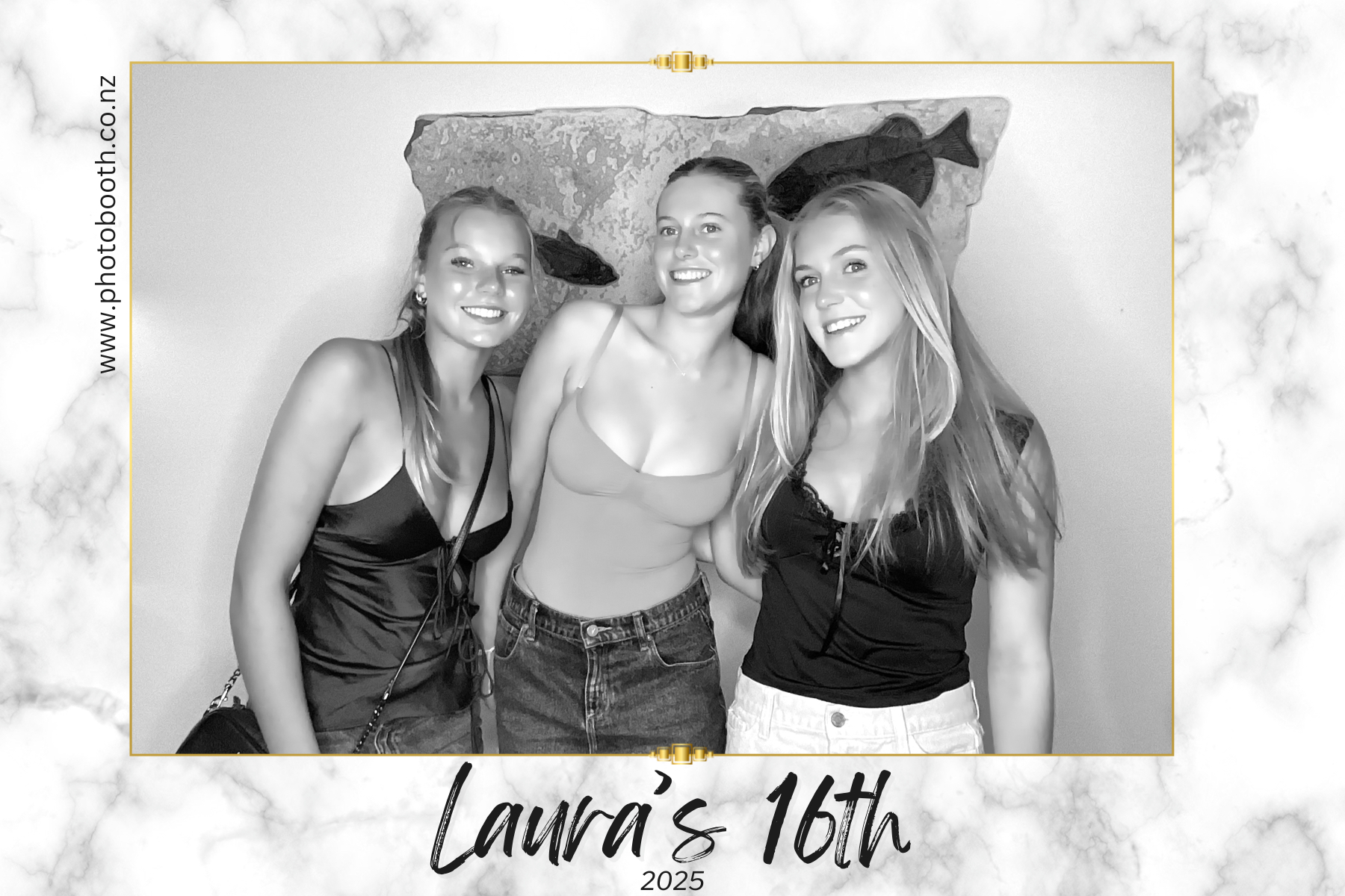 Laura's 16th | View more photos from the event at gallery.photobooth.co.nz/u/SelfieCentral/Lauras-16th