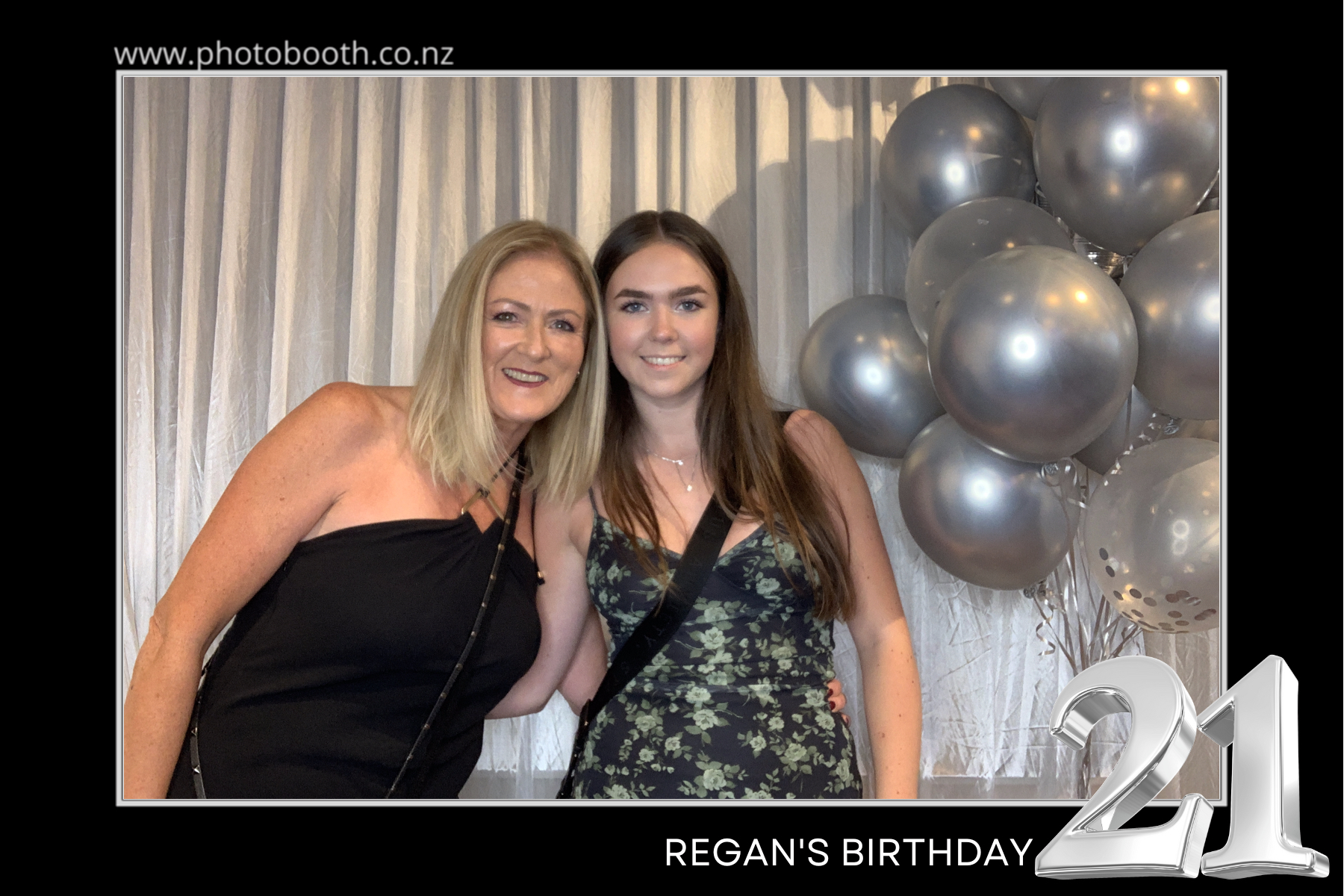 Regan's 21st | View more photos from the event at gallery.photobooth.co.nz/u/SelfieCentral/Regans-21st