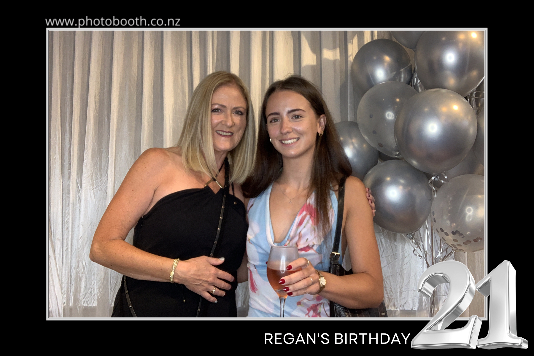 Regan's 21st | View more photos from the event at gallery.photobooth.co.nz/u/SelfieCentral/Regans-21st