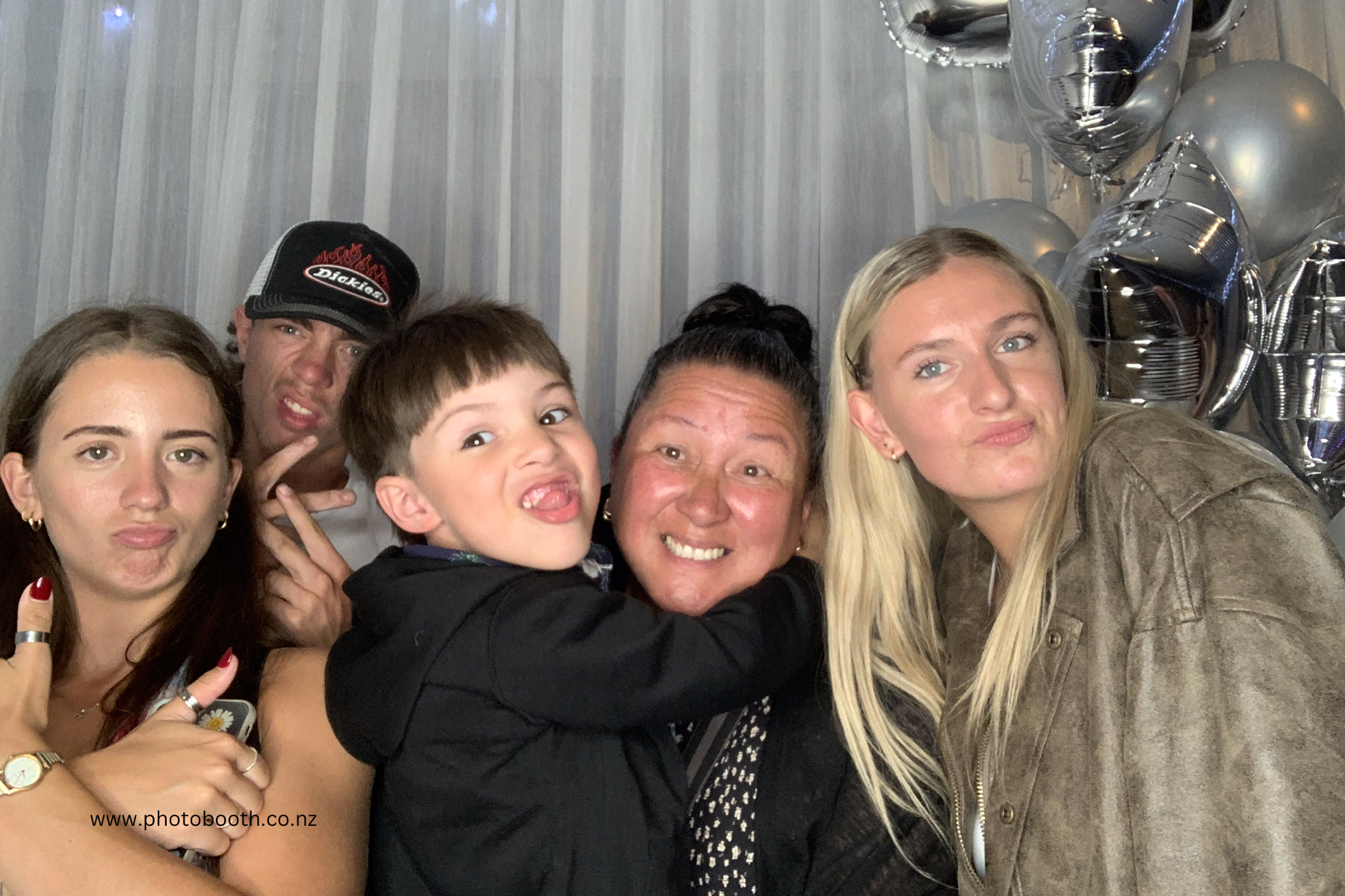 Regan's 21st | View more photos from the event at gallery.photobooth.co.nz/u/SelfieCentral/Regans-21st