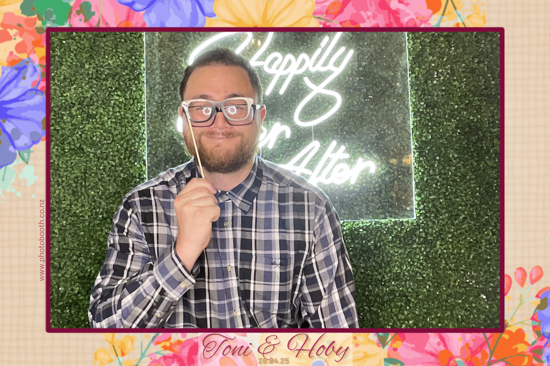 Toni & Hoby's Wedding | View more photos from the event at gallery.photobooth.co.nz/u/SelfieCentral/Toni-Hobys-Wedding