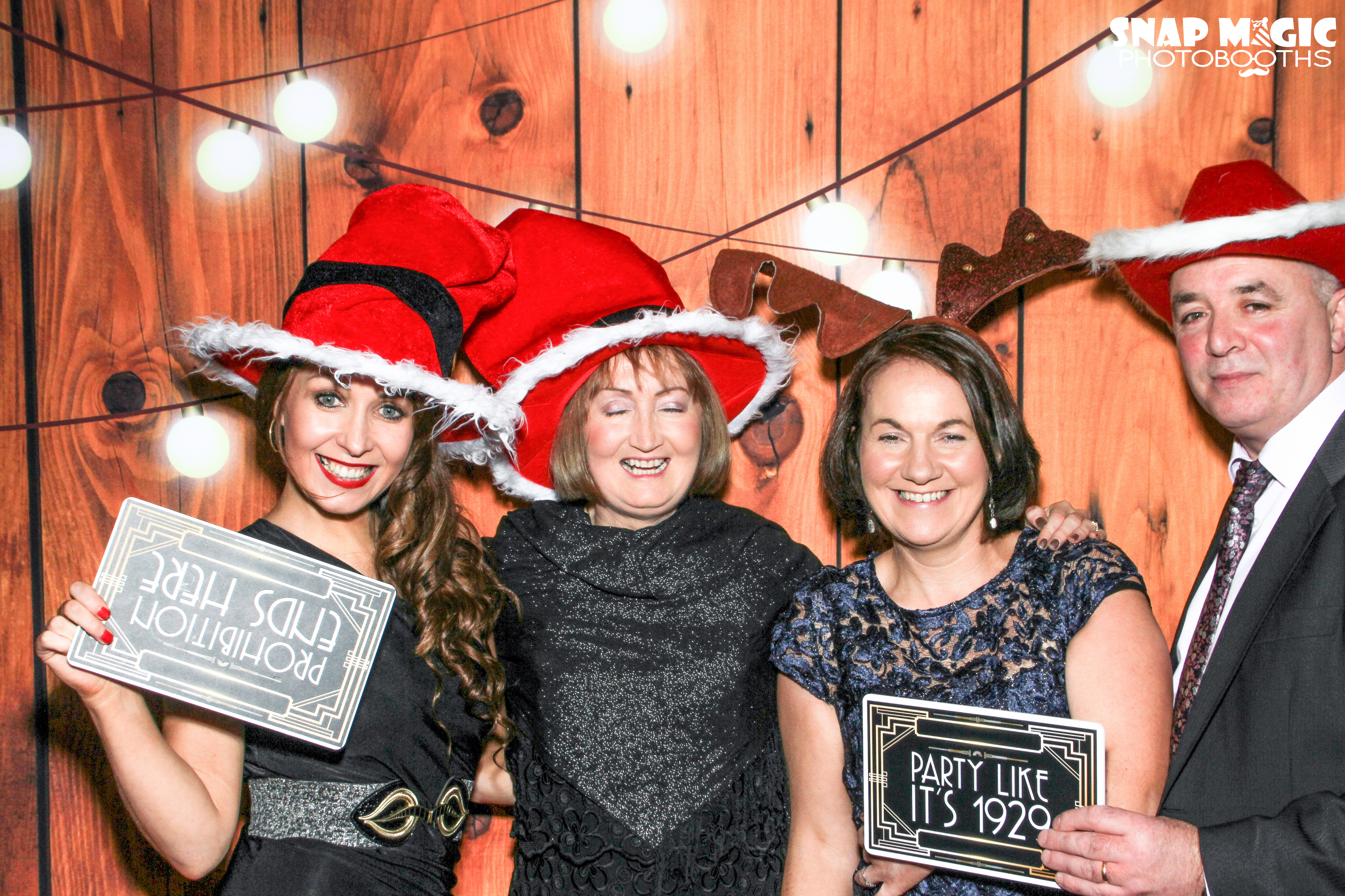 Abbott Christmas Party  | View more photos from the event at gallery.snapmagic.ie/u/SnapMagic/Abbott-Christmas-Party
