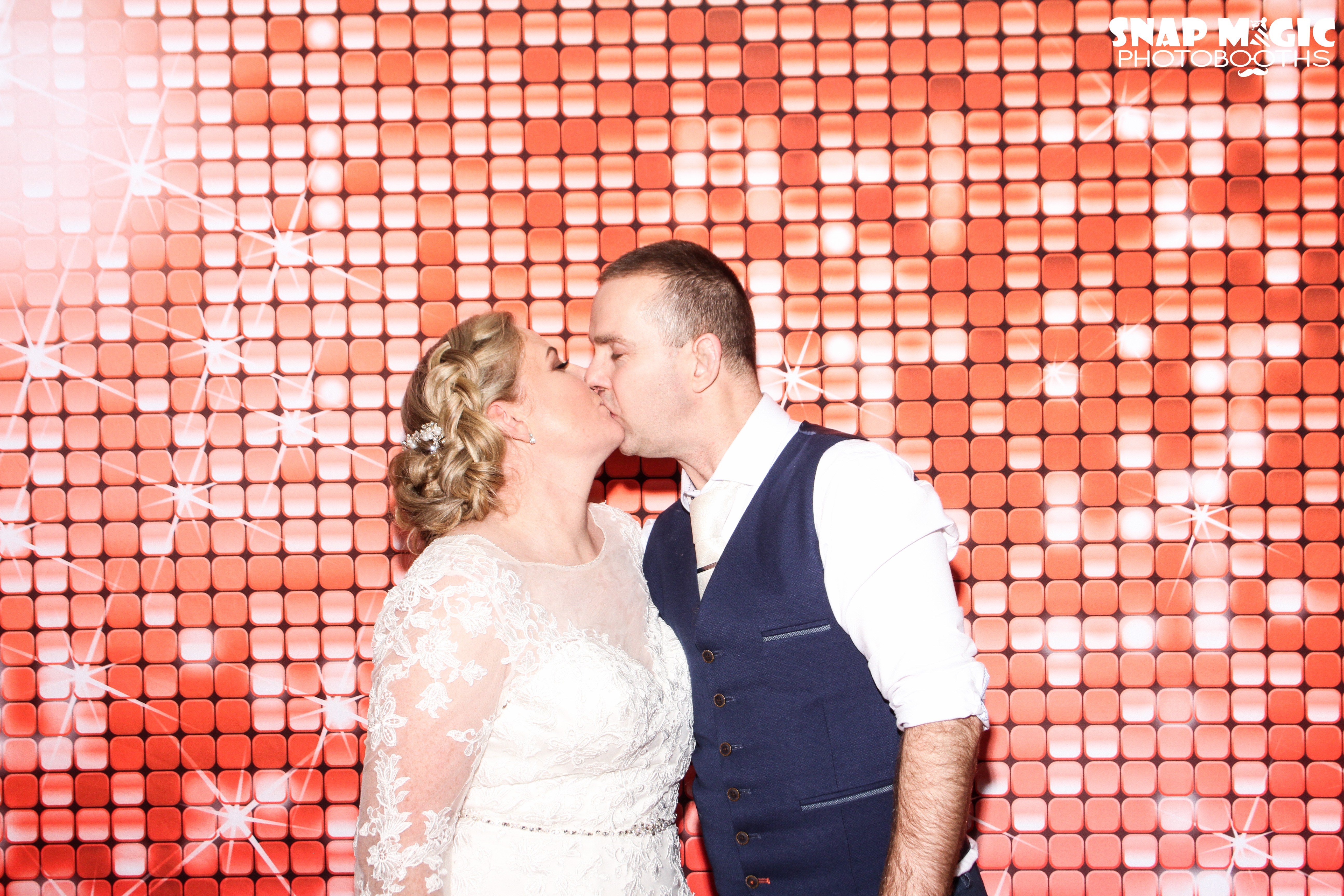 Jenny & Anthony | View more photos from the event at gallery.snapmagic.ie/u/SnapMagic/Jenny-Anthony