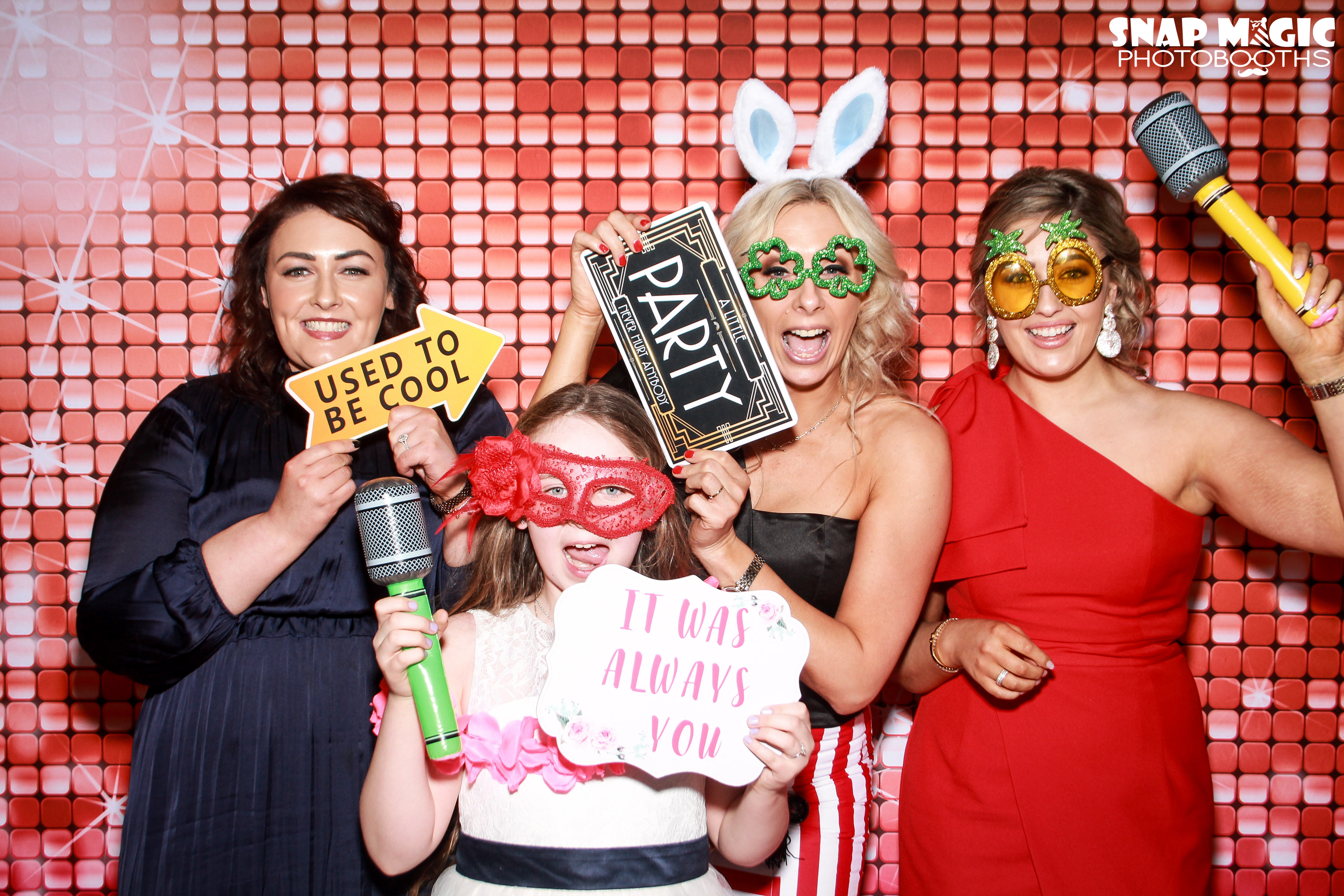 Keri & Belinda | View more photos from the event at gallery.snapmagic.ie/u/SnapMagic/Keri-Belinda