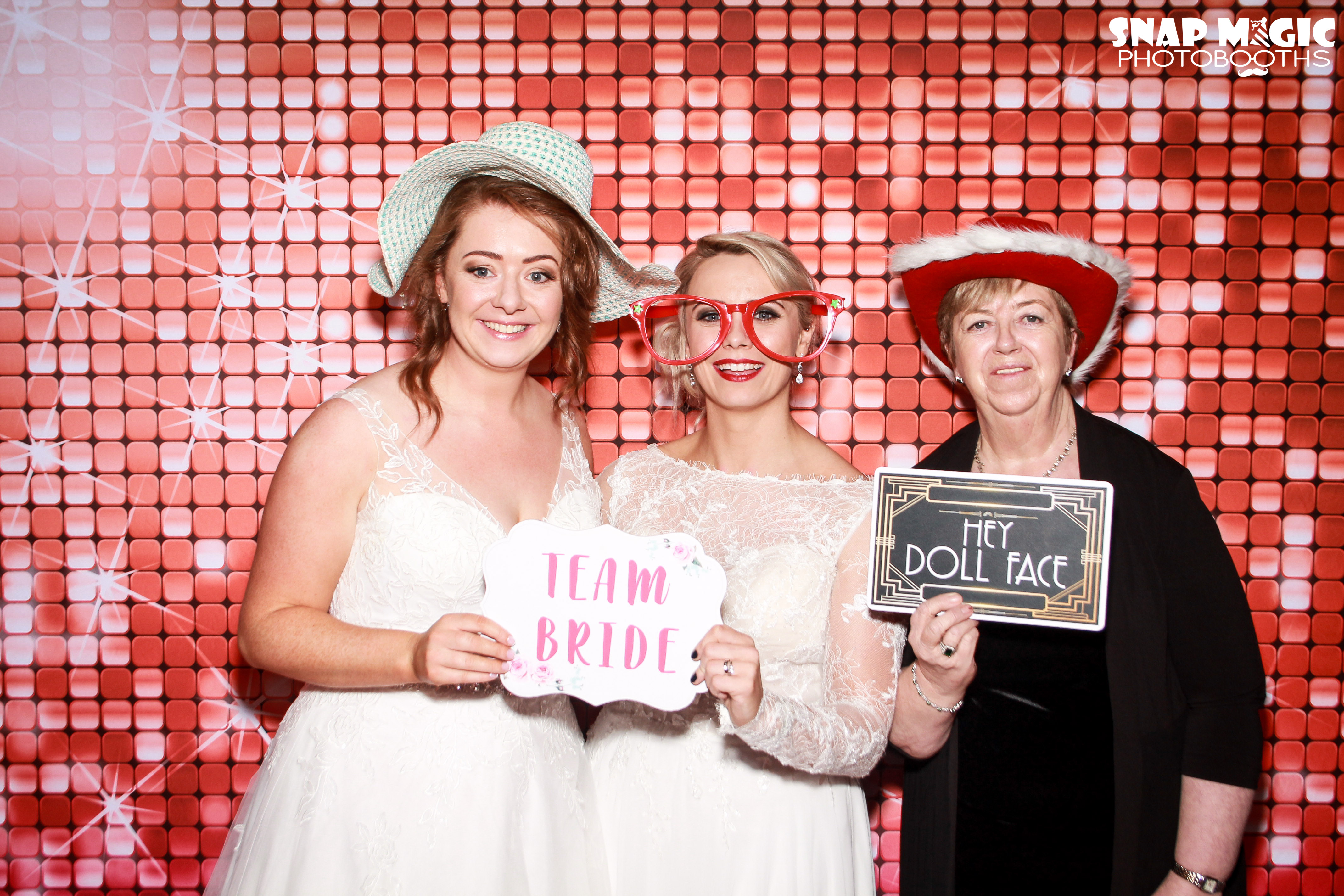 Keri & Belinda | View more photos from the event at gallery.snapmagic.ie/u/SnapMagic/Keri-Belinda