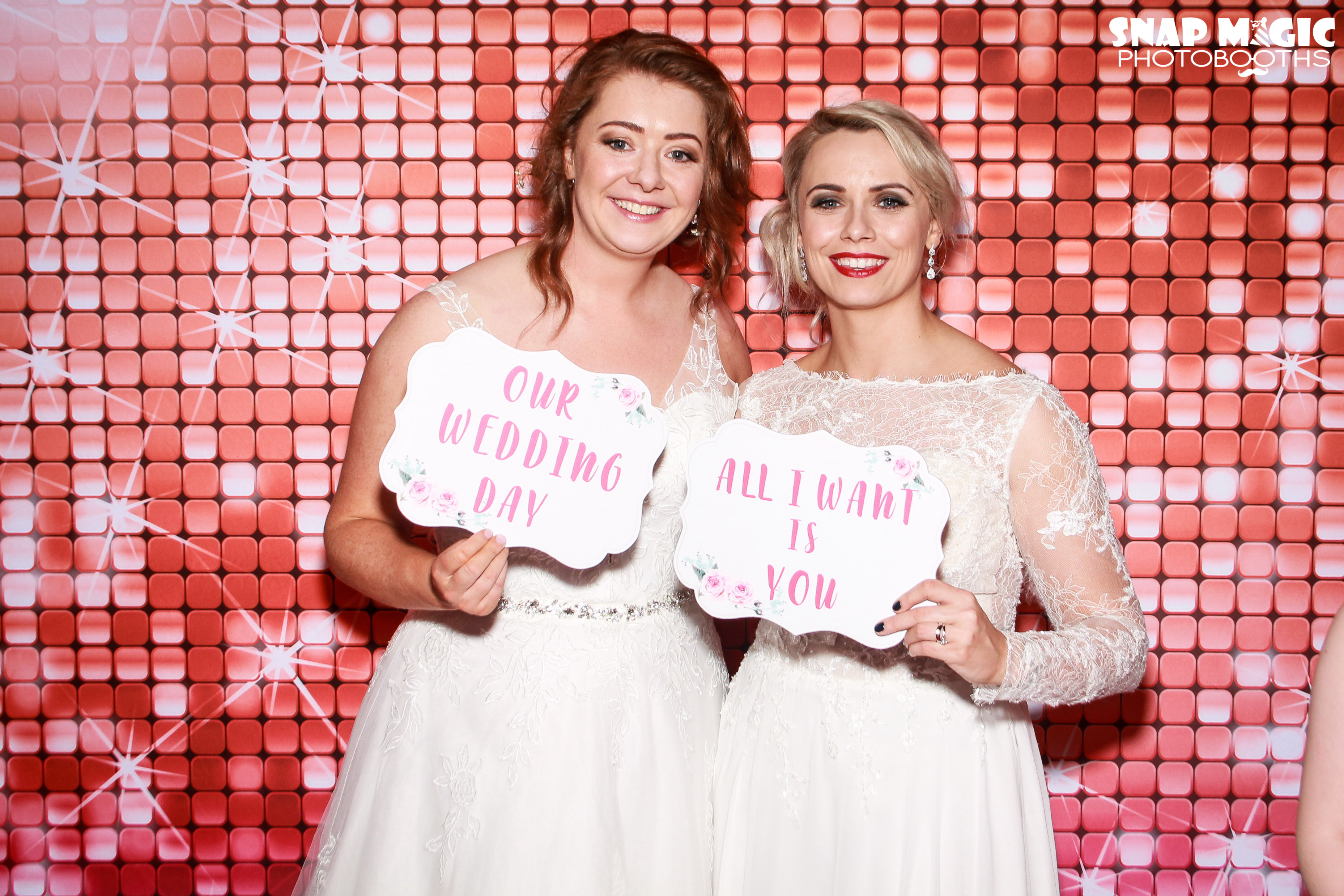 Keri & Belinda | View more photos from the event at gallery.snapmagic.ie/u/SnapMagic/Keri-Belinda
