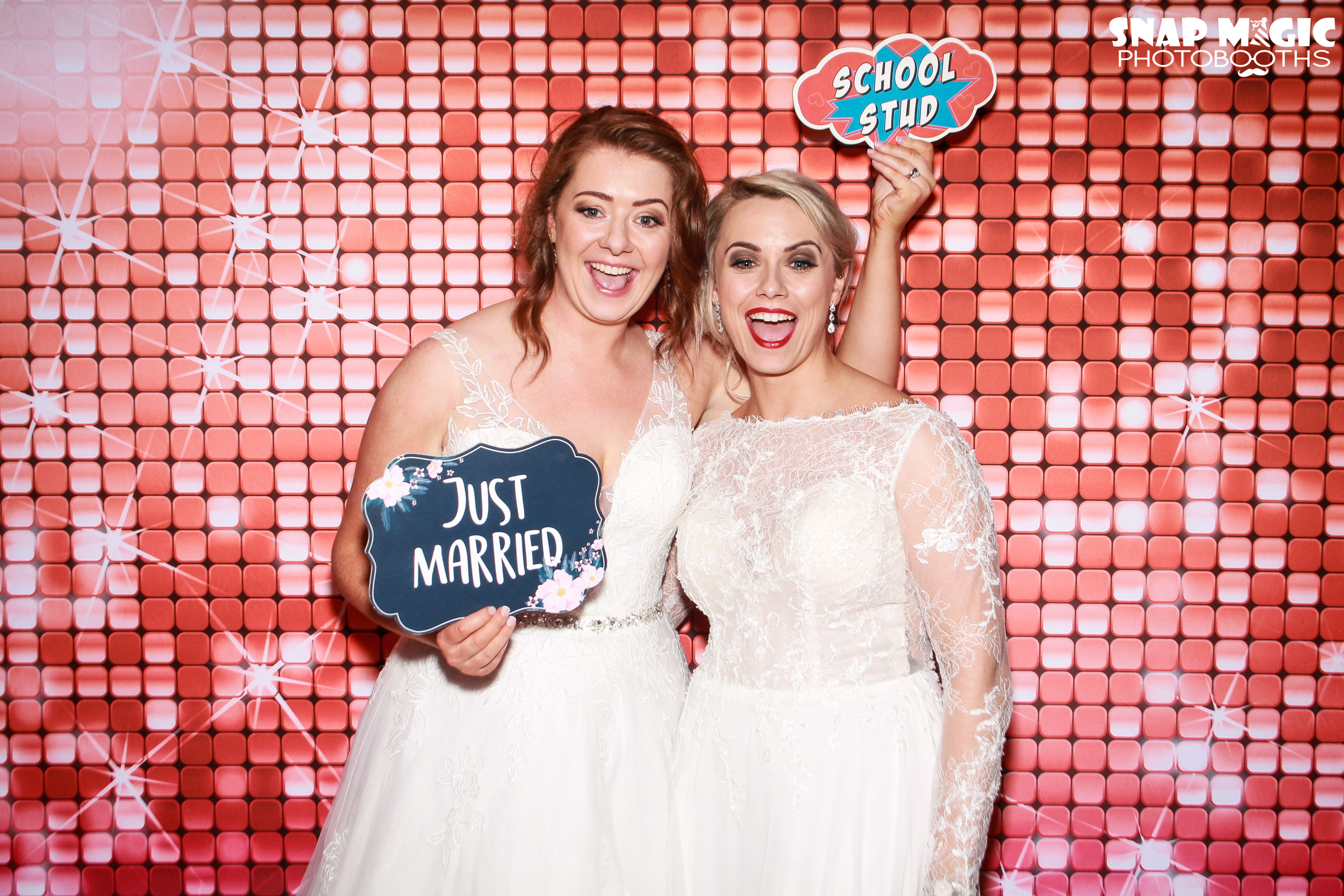 Keri & Belinda | View more photos from the event at gallery.snapmagic.ie/u/SnapMagic/Keri-Belinda