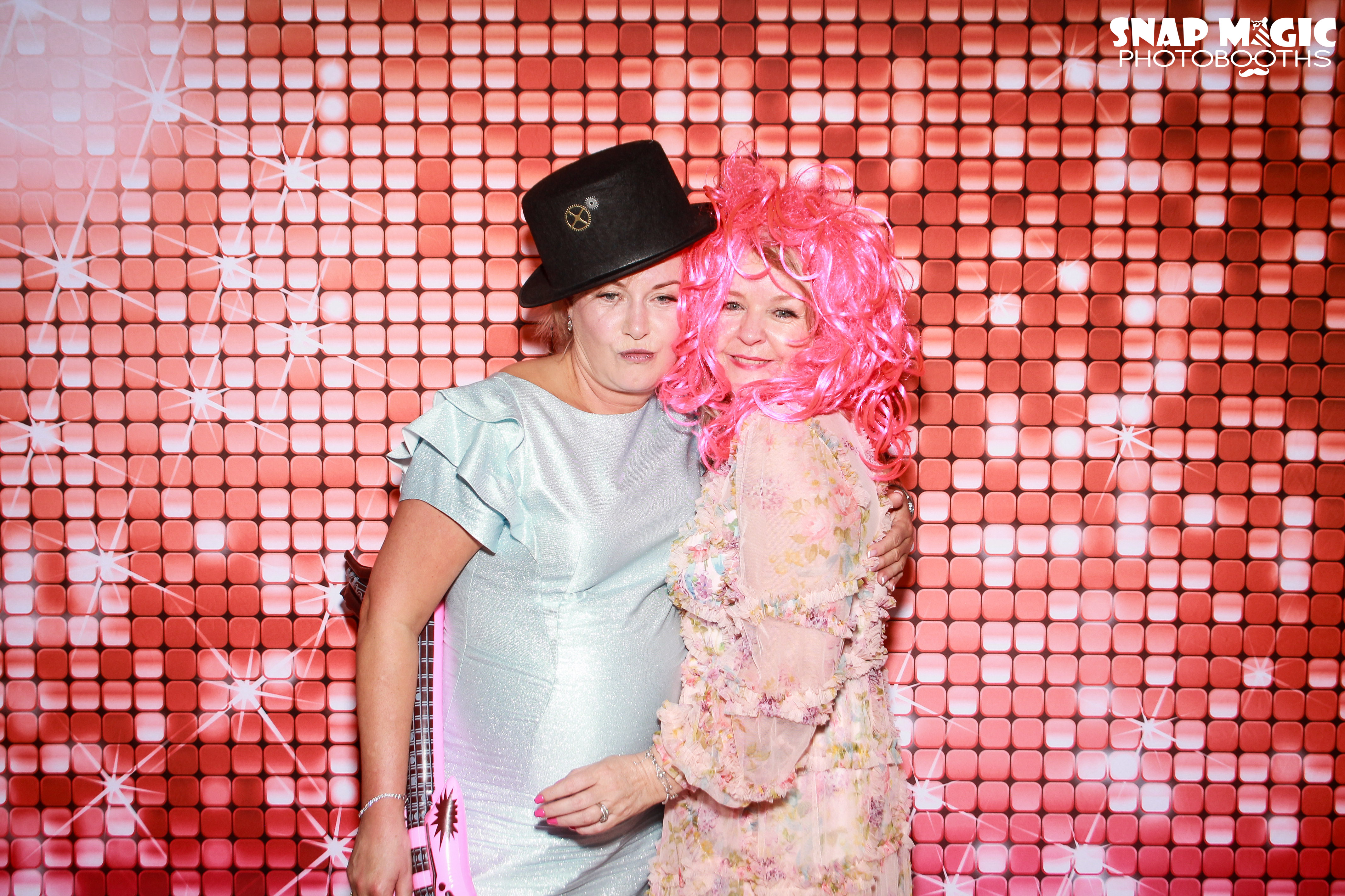 Keri & Belinda | View more photos from the event at gallery.snapmagic.ie/u/SnapMagic/Keri-Belinda