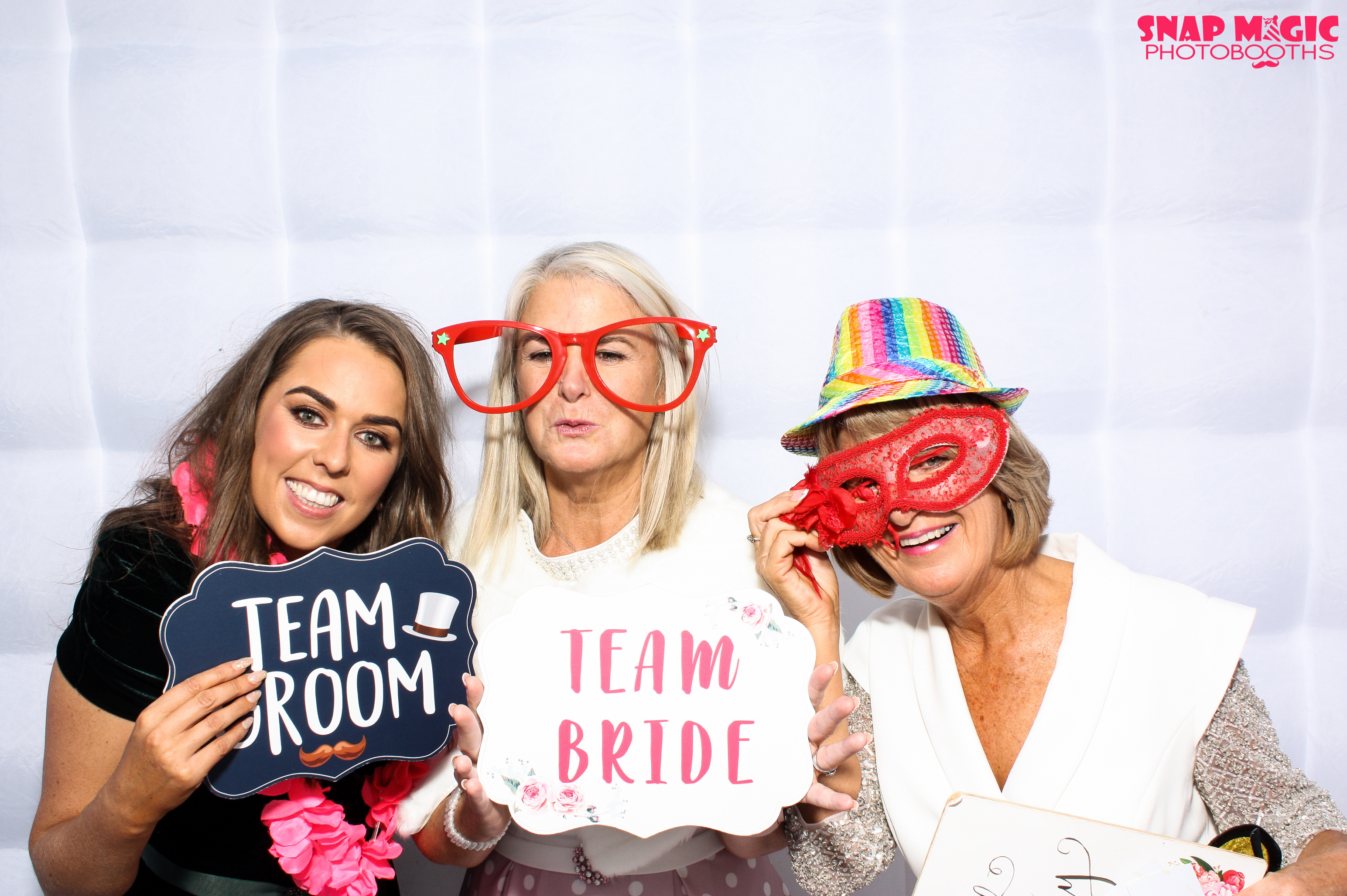 Olivia & Richard | View more photos from the event at gallery.snapmagic.ie/u/SnapMagic/Olivia-Richard