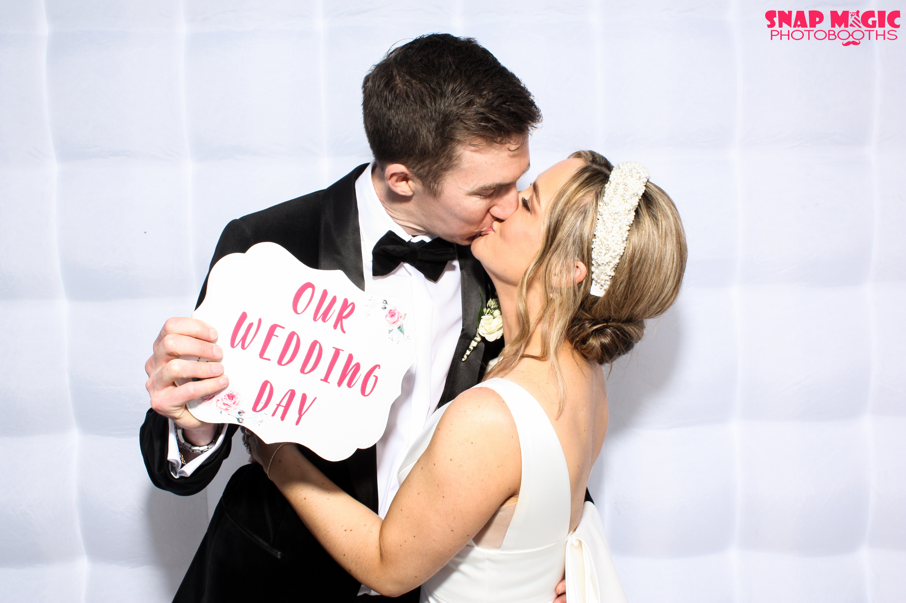 Olivia & Richard | View more photos from the event at gallery.snapmagic.ie/u/SnapMagic/Olivia-Richard