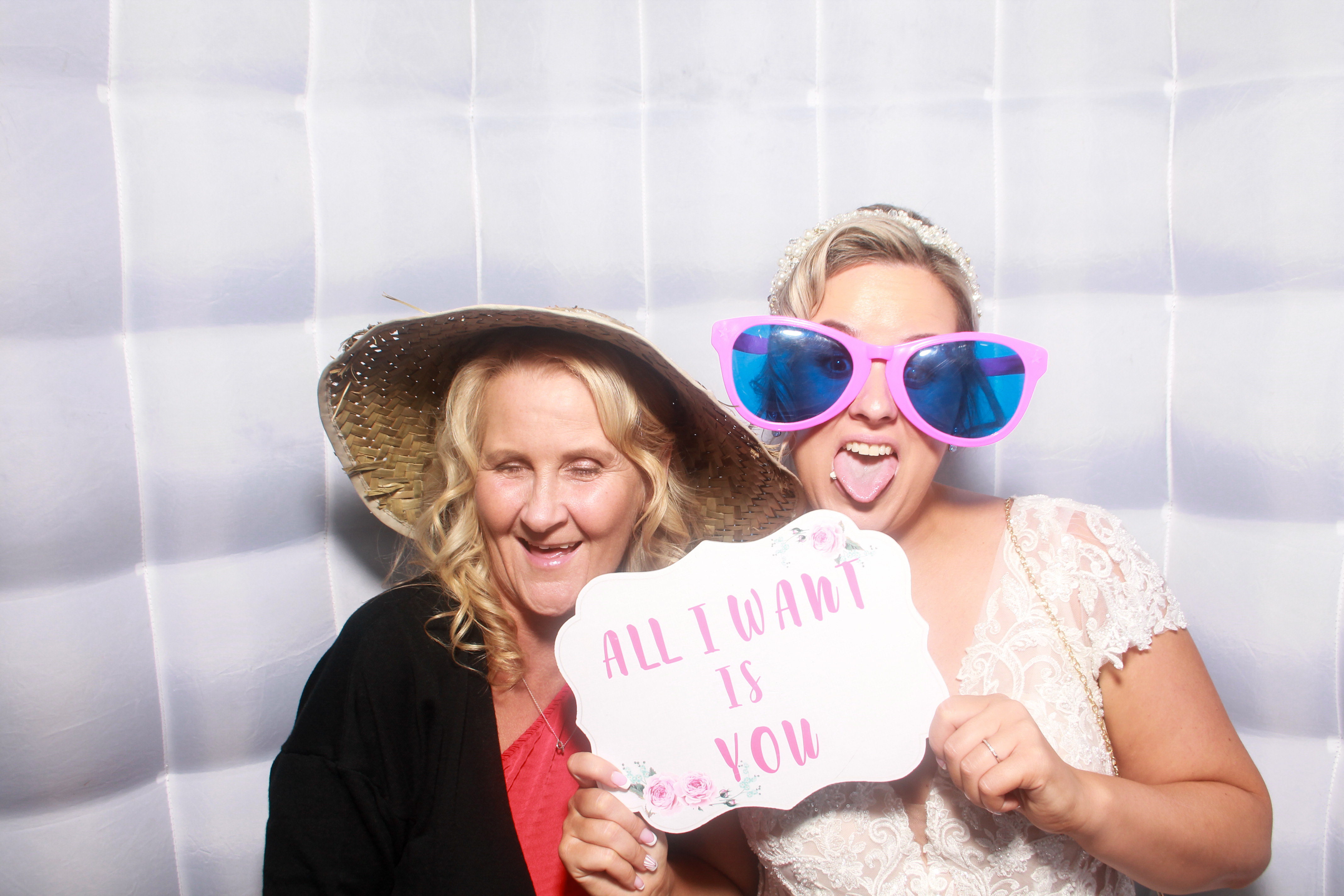 Ciara & Dan's Wedding | View more photos from the event at gallery.snapmagic.ie/u/SnapMagic/Ciara-Dans-Wedding